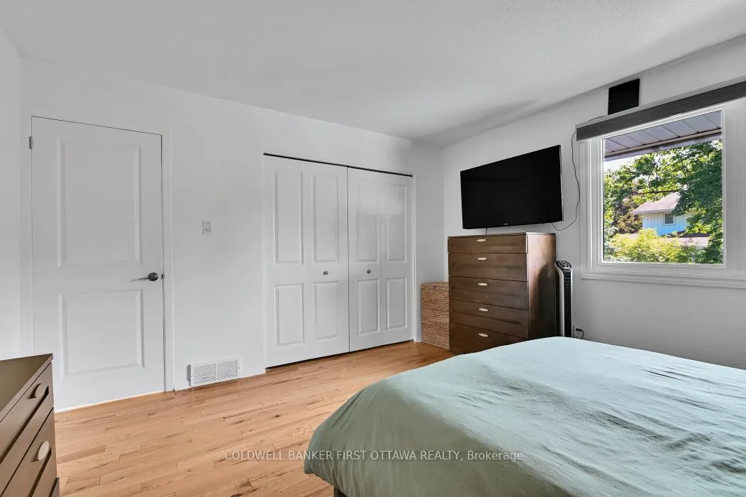 Photo 15 of 580 Duff Crescent, Ottawa, Beacon Hill North — HOMEH