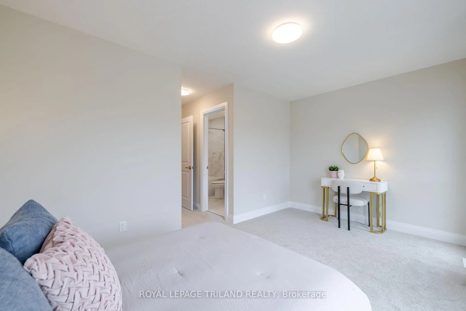 Photo 32 of 770 Banyan Lane, London, North E — HOMEH