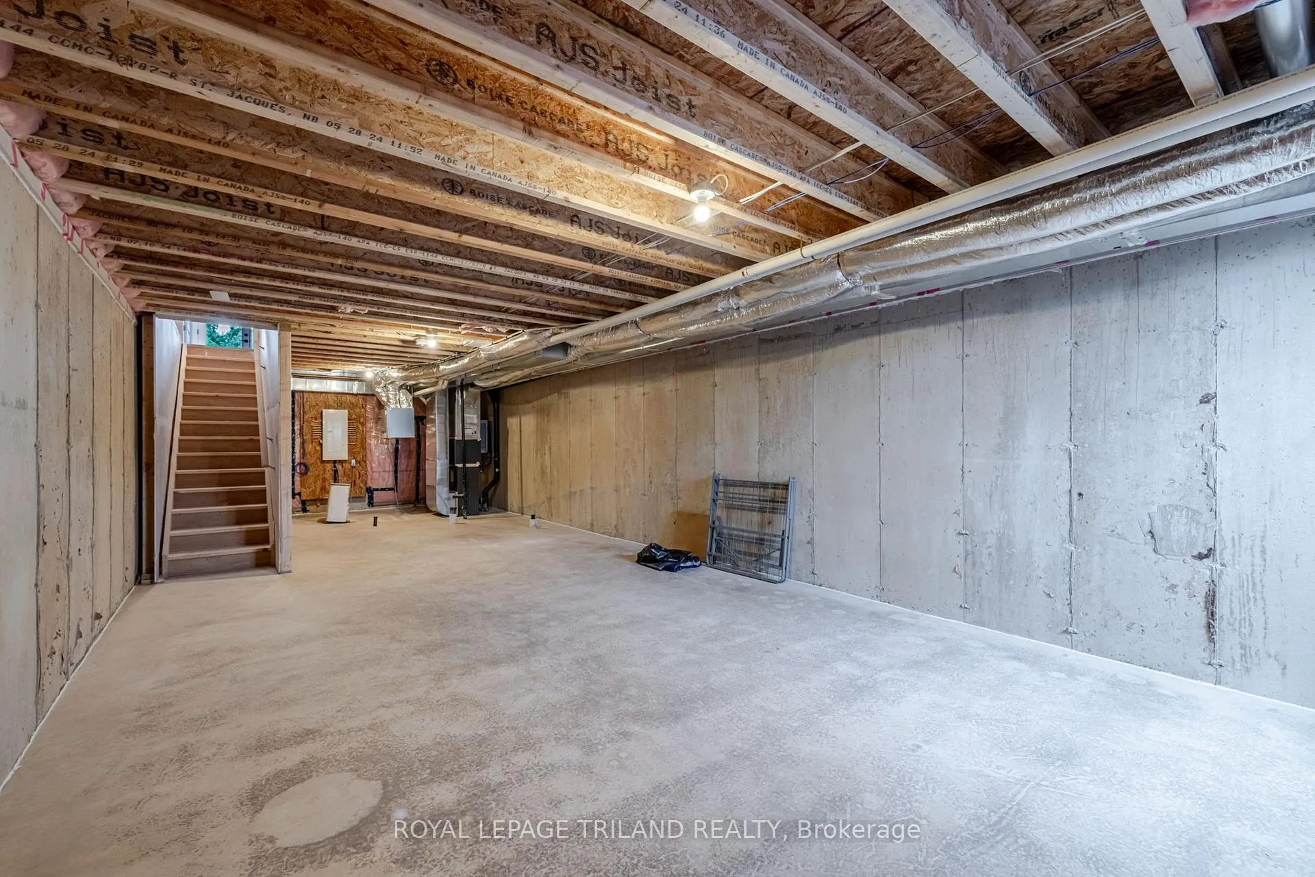 Photo 44 of 770 Banyan Lane, London, North E — HOMEH