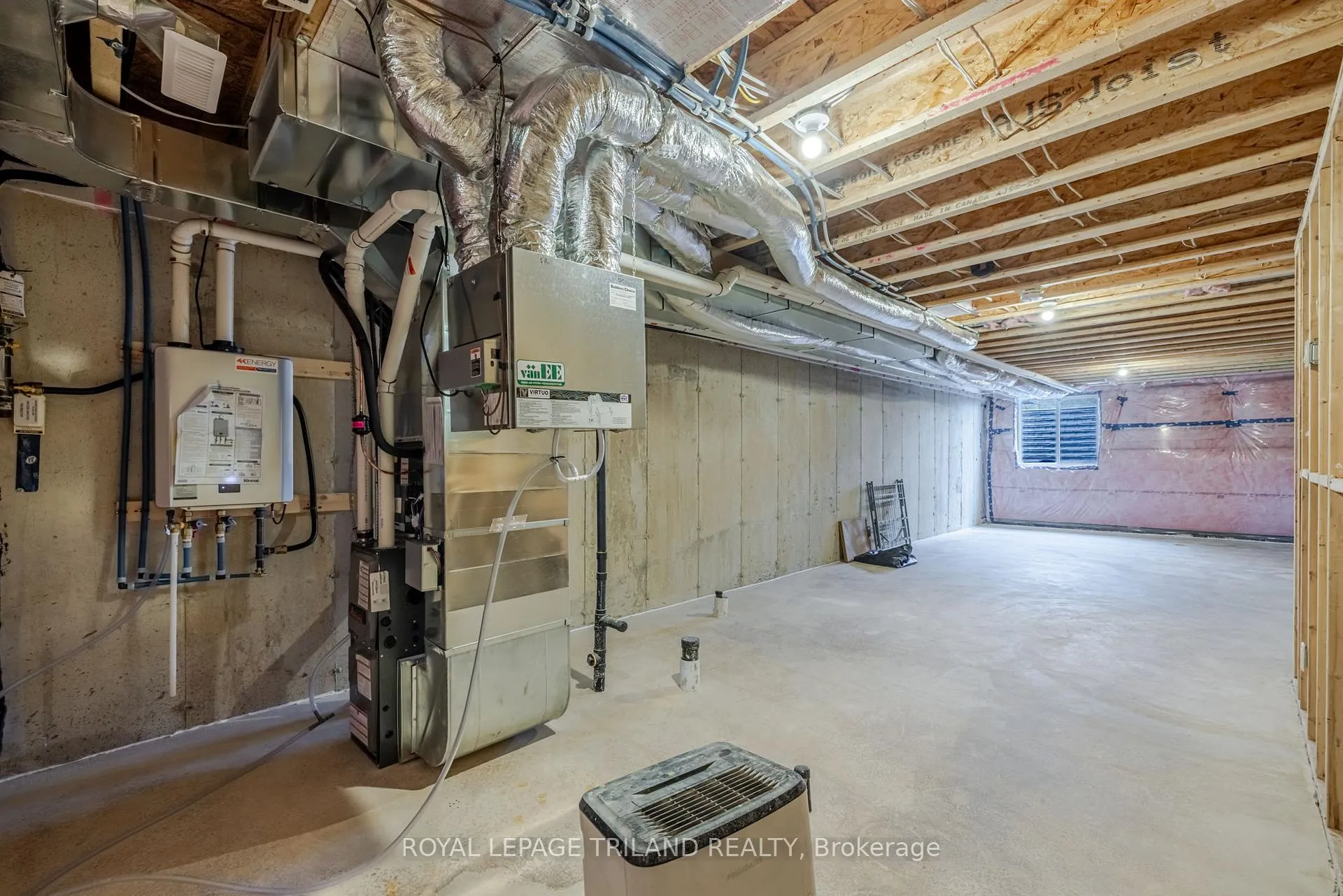 Photo 47 of 770 Banyan Lane, London, North E — HOMEH