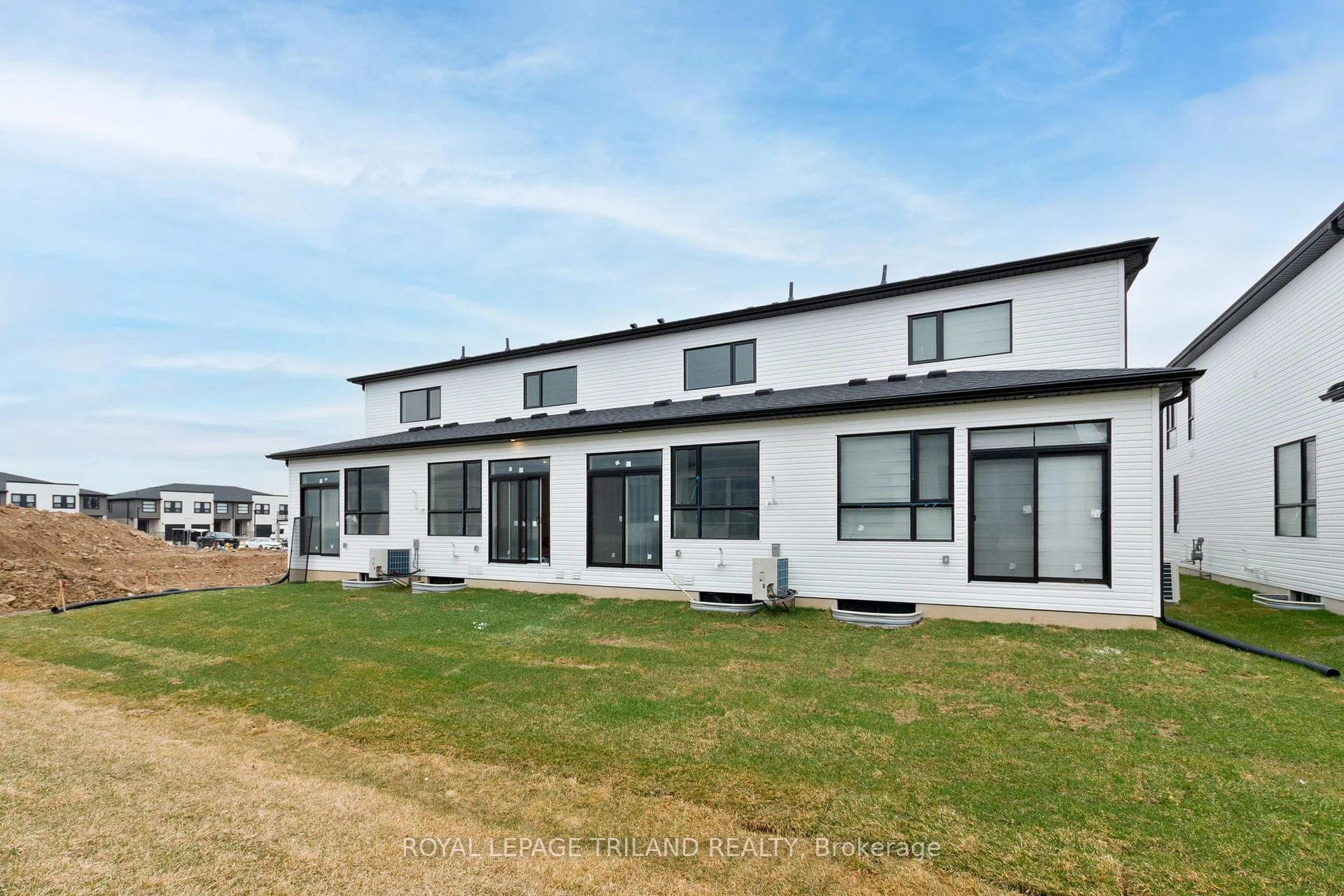 Photo 36 of 770 Banyan Lane, London, North E — HOMEH