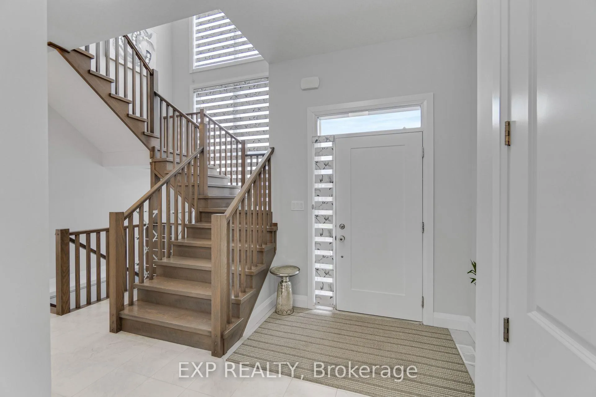 Photo 4 of Unit 5, 923 Stonecliffe Walk, Kitchener, Doon South — HOMEH