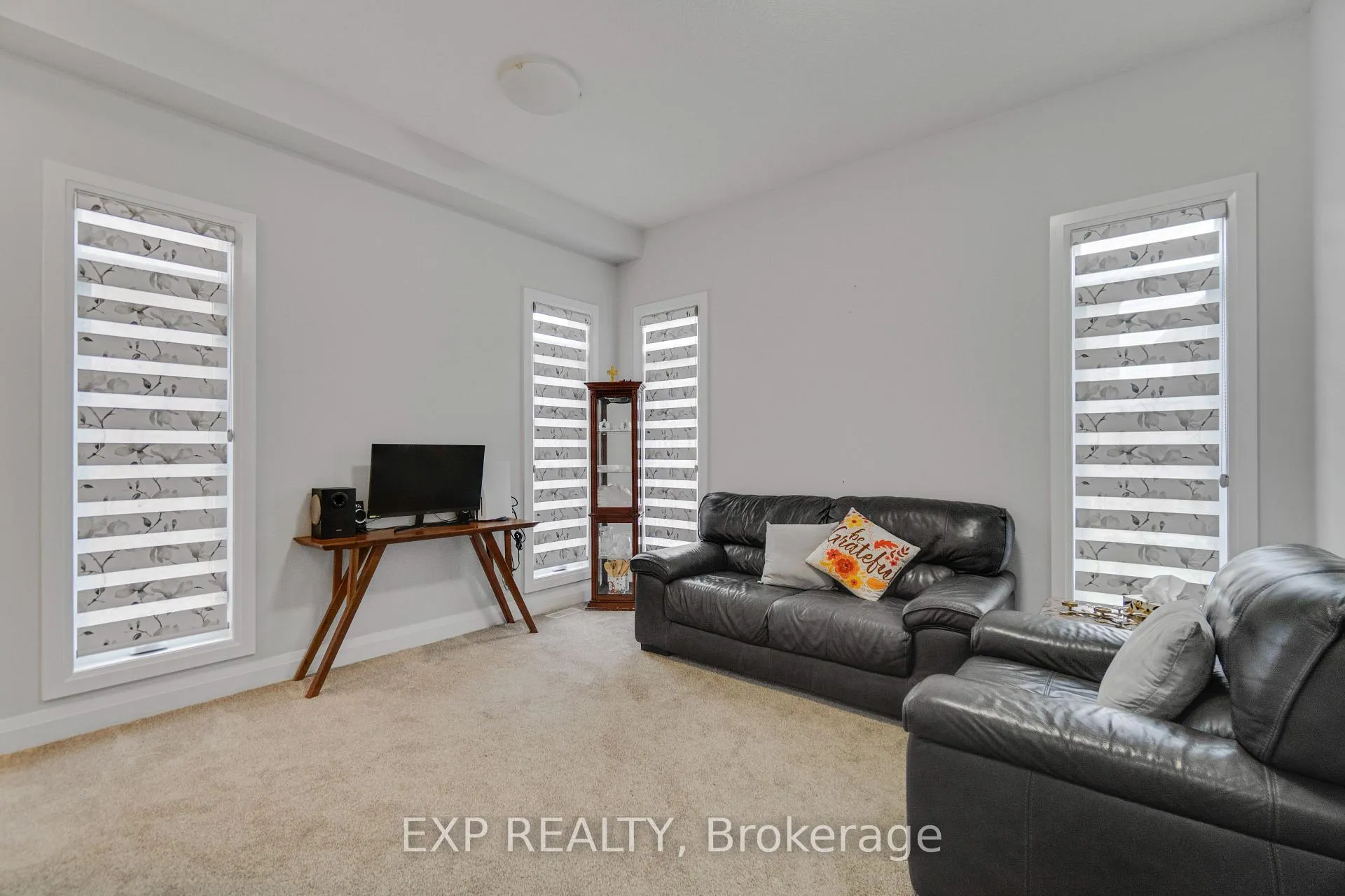 Photo 18 of Unit 5, 923 Stonecliffe Walk, Kitchener, Doon South — HOMEH