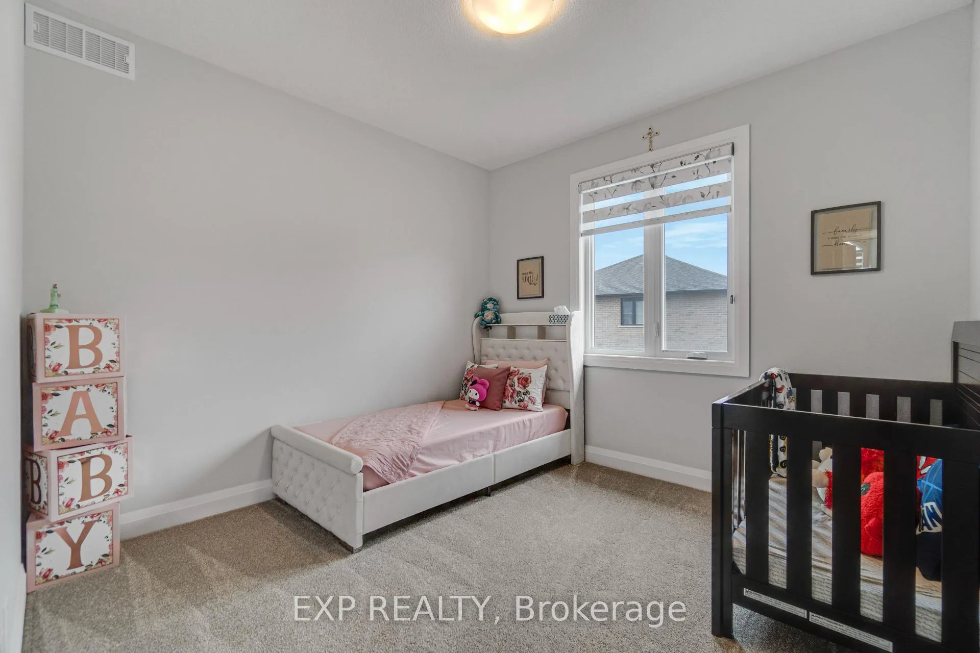 Photo 29 of Unit 5, 923 Stonecliffe Walk, Kitchener, Doon South — HOMEH