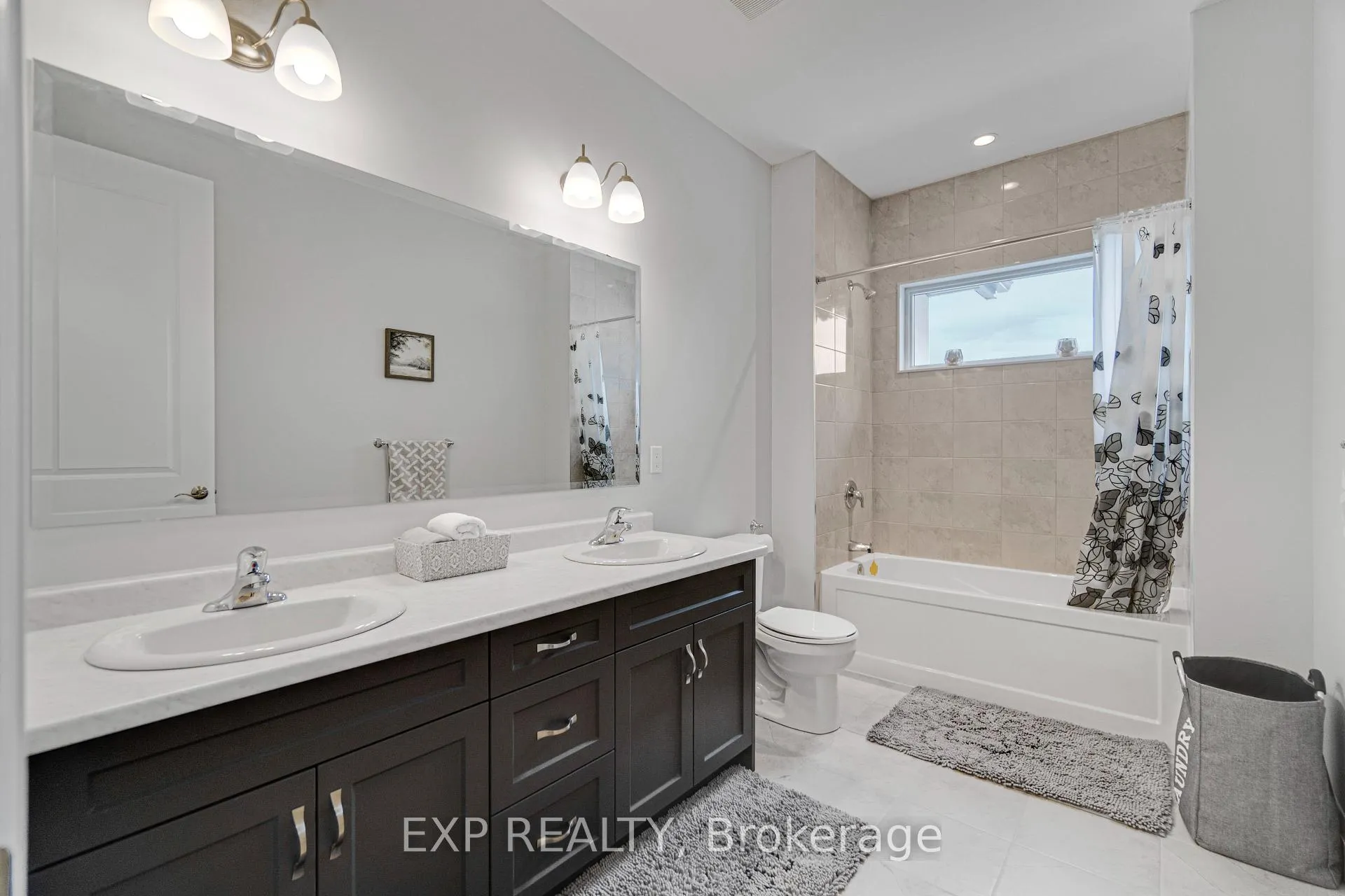 Photo 33 of Unit 5, 923 Stonecliffe Walk, Kitchener, Doon South — HOMEH