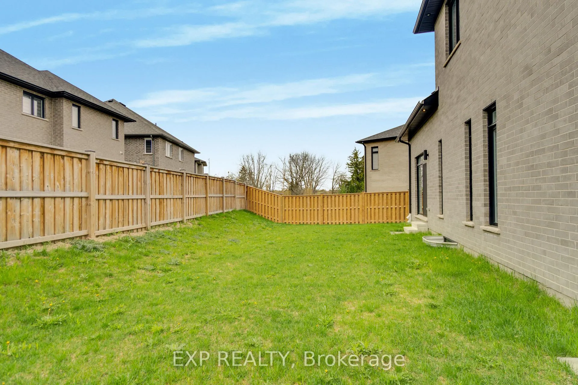 Photo 35 of Unit 5, 923 Stonecliffe Walk, Kitchener, Doon South — HOMEH