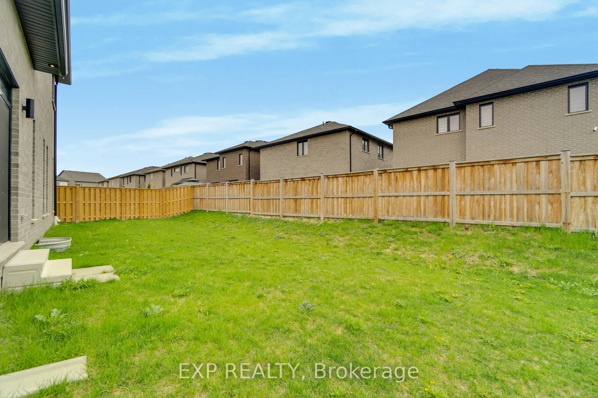 Photo 38 of Unit 5, 923 Stonecliffe Walk, Kitchener, Doon South — HOMEH