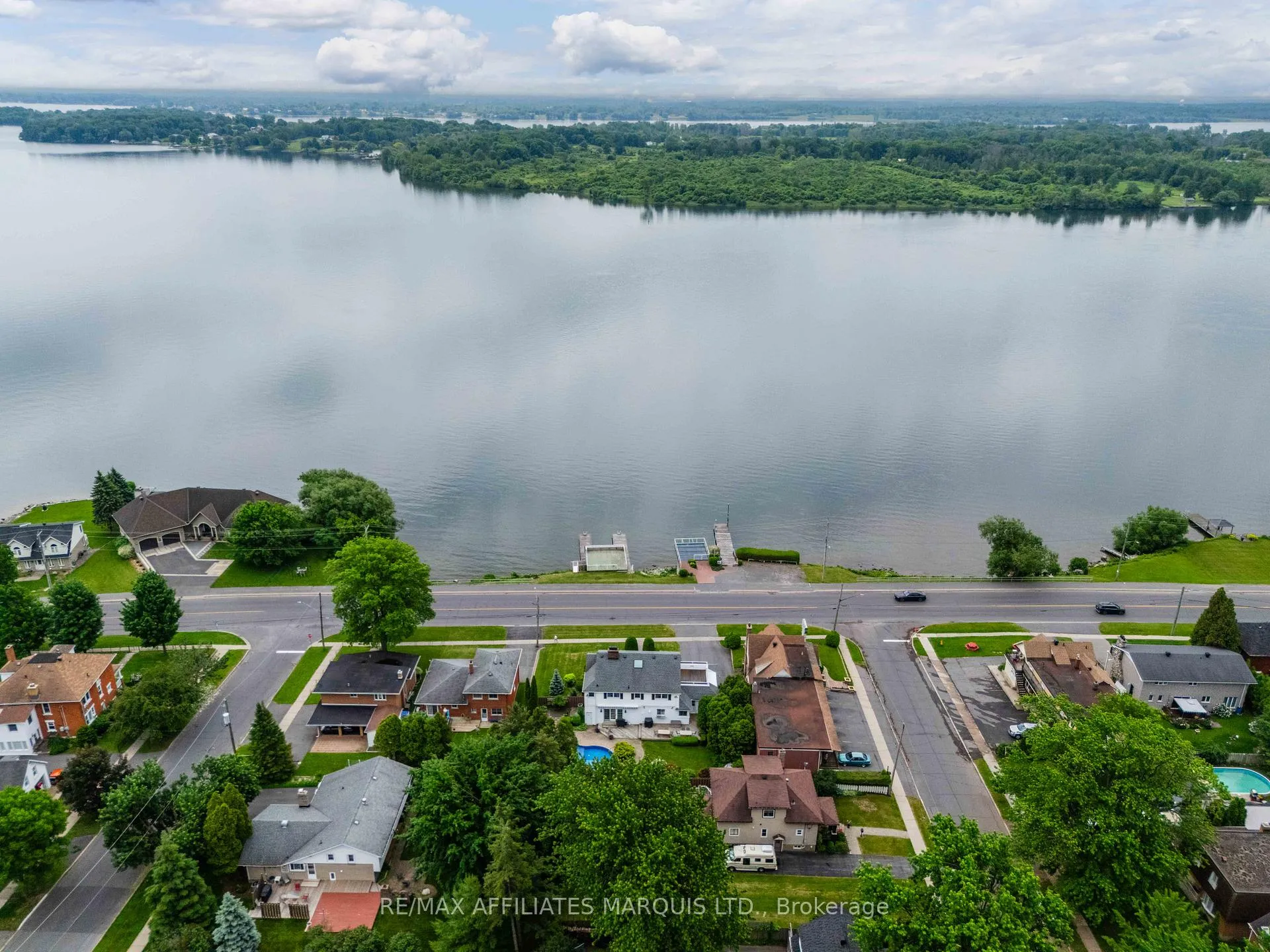 Photo 14 of 1702 Montreal Road, Cornwall — HOMEH