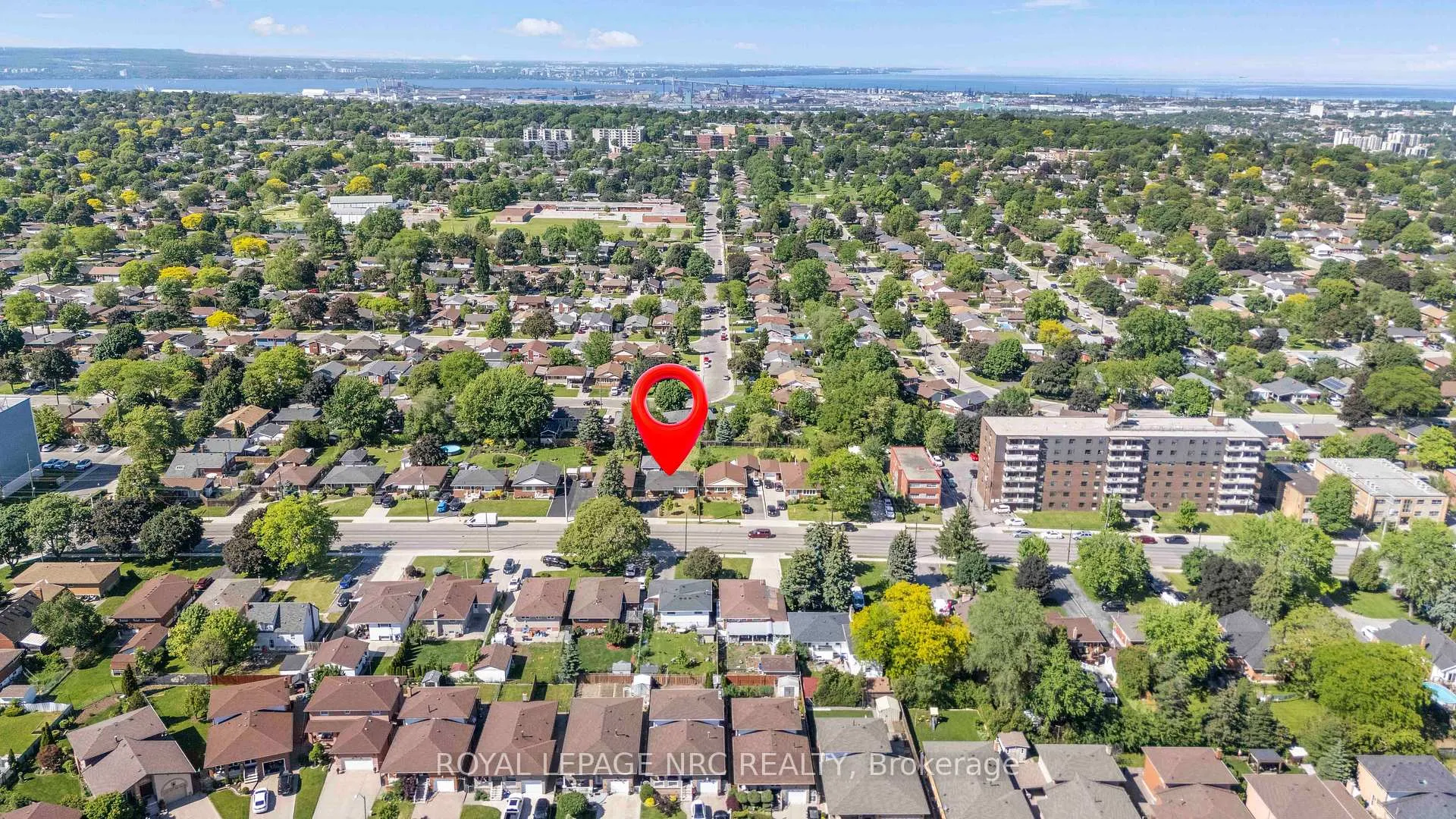 Photo 3 of 959 Mohawk Road E, Hamilton, Huntington — HOMEH