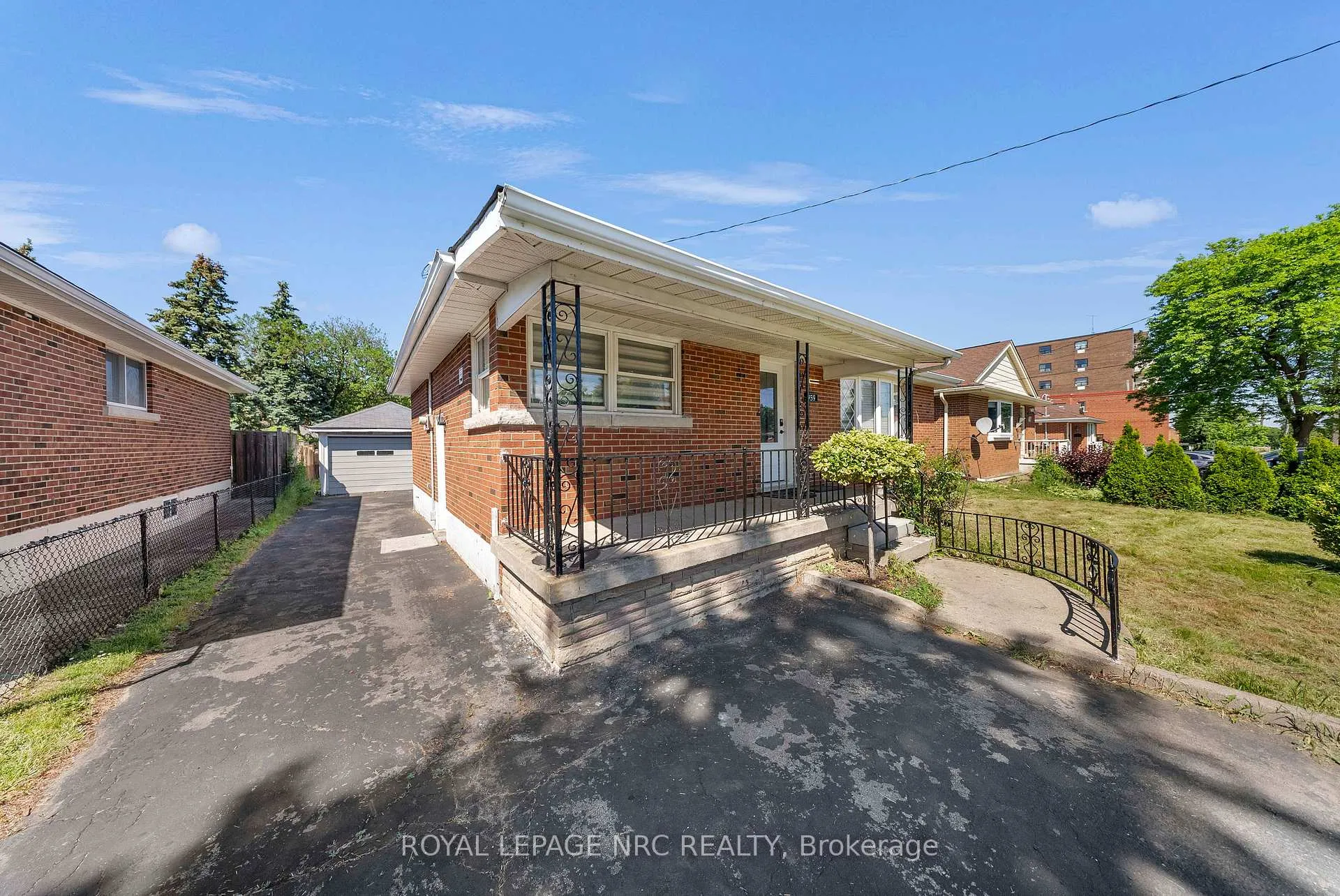Photo 7 of 959 Mohawk Road E, Hamilton, Huntington — HOMEH