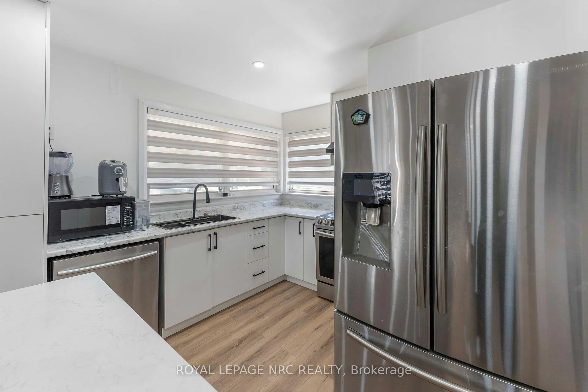 Photo 10 of 959 Mohawk Road E, Hamilton, Huntington — HOMEH