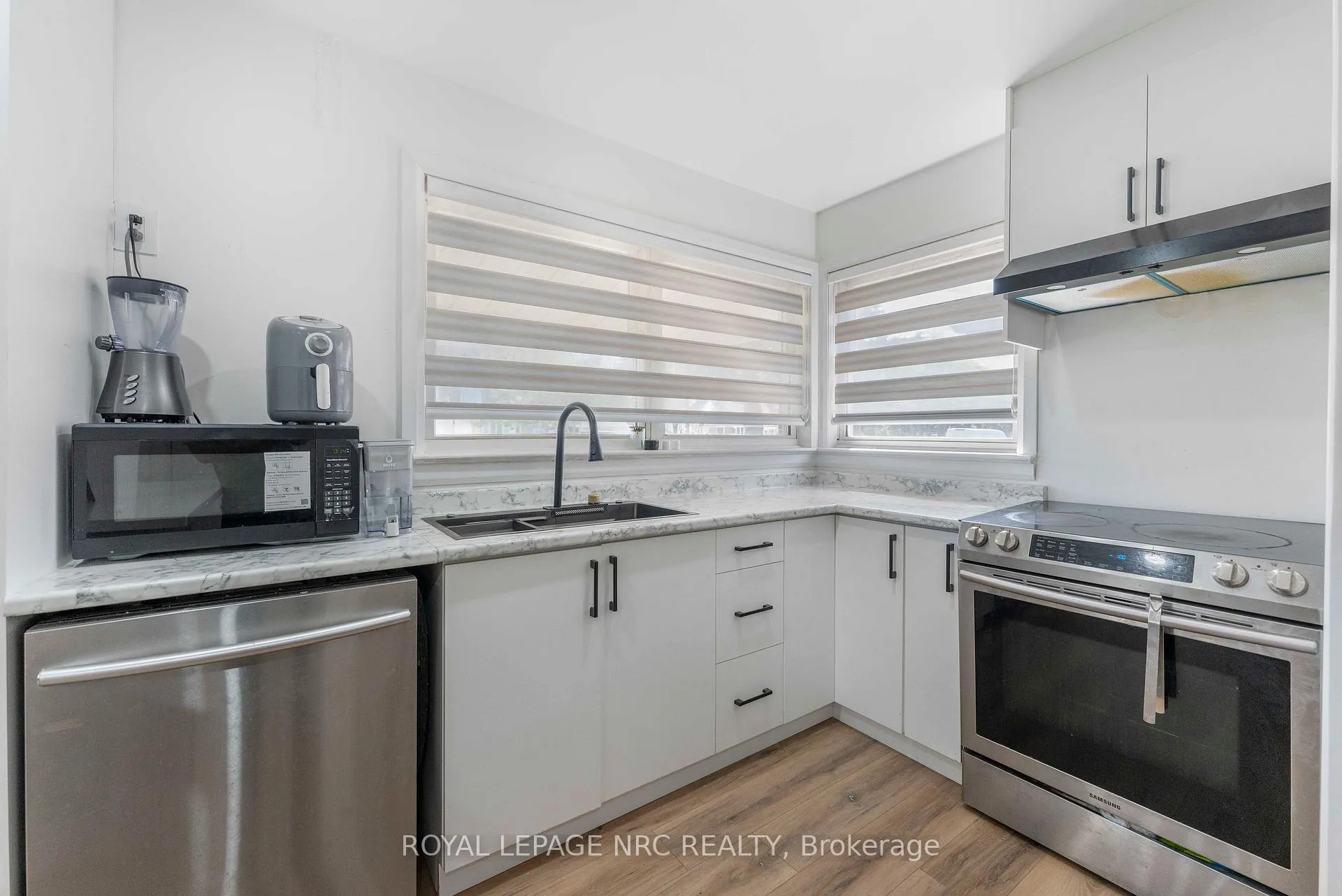 Photo 11 of 959 Mohawk Road E, Hamilton, Huntington — HOMEH