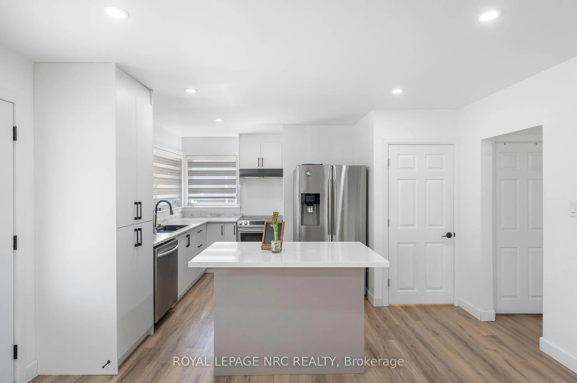 Photo 12 of 959 Mohawk Road E, Hamilton, Huntington — HOMEH