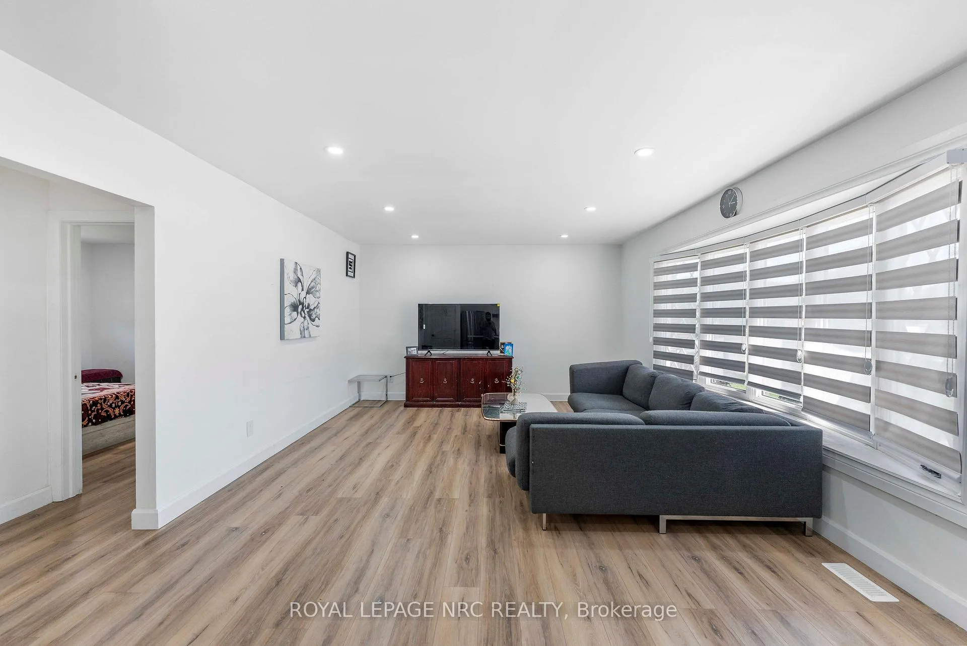 Photo 14 of 959 Mohawk Road E, Hamilton, Huntington — HOMEH