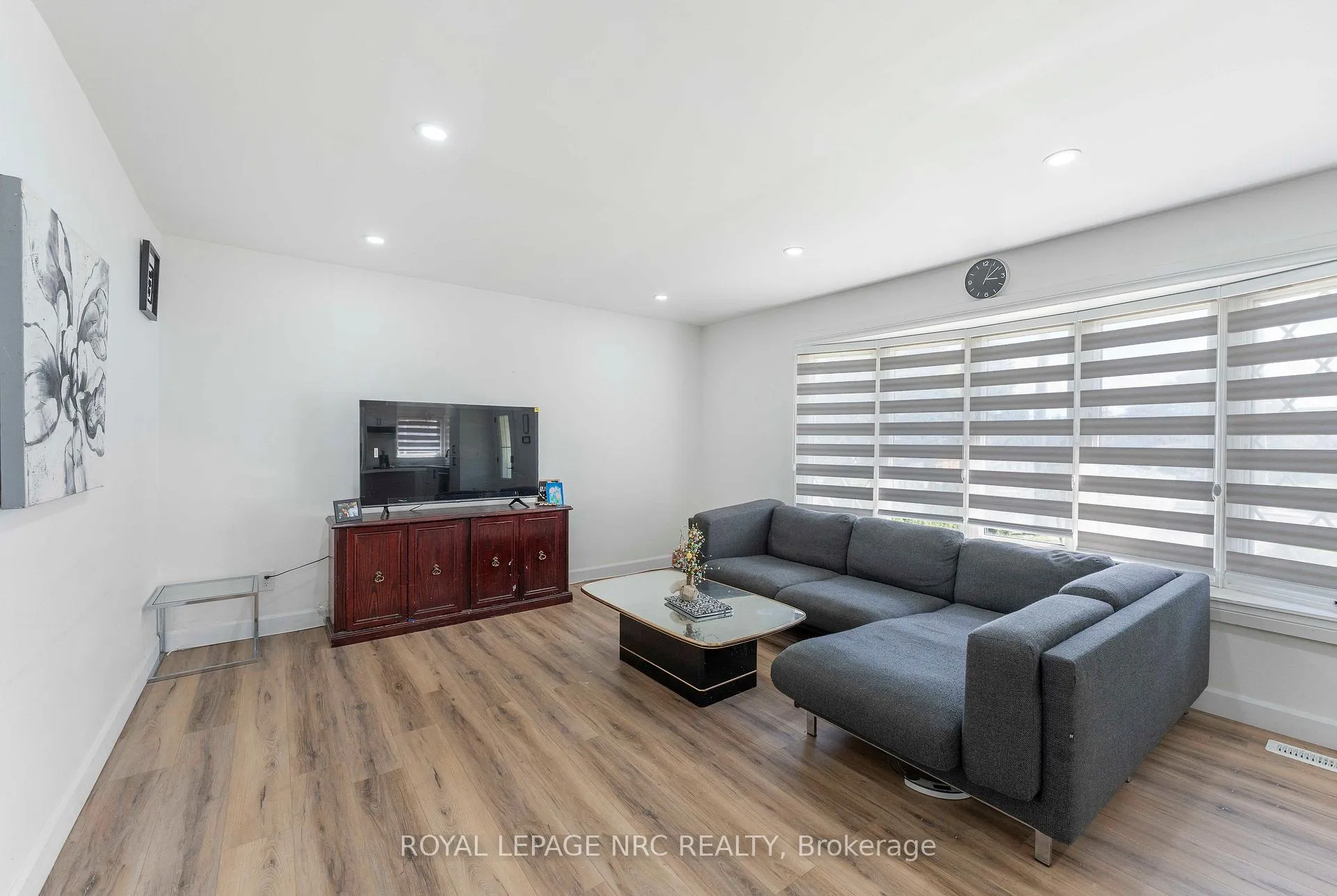 Photo 15 of 959 Mohawk Road E, Hamilton, Huntington — HOMEH