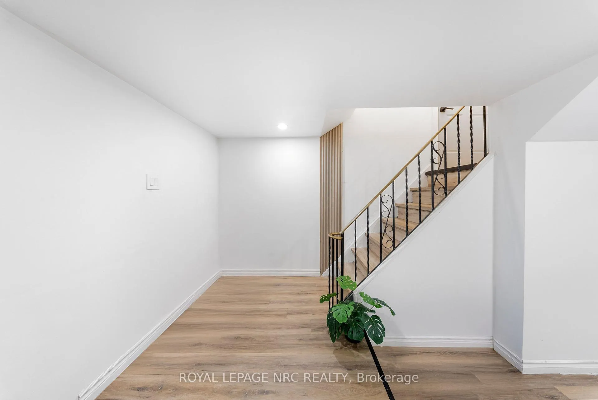 Photo 28 of 959 Mohawk Road E, Hamilton, Huntington — HOMEH