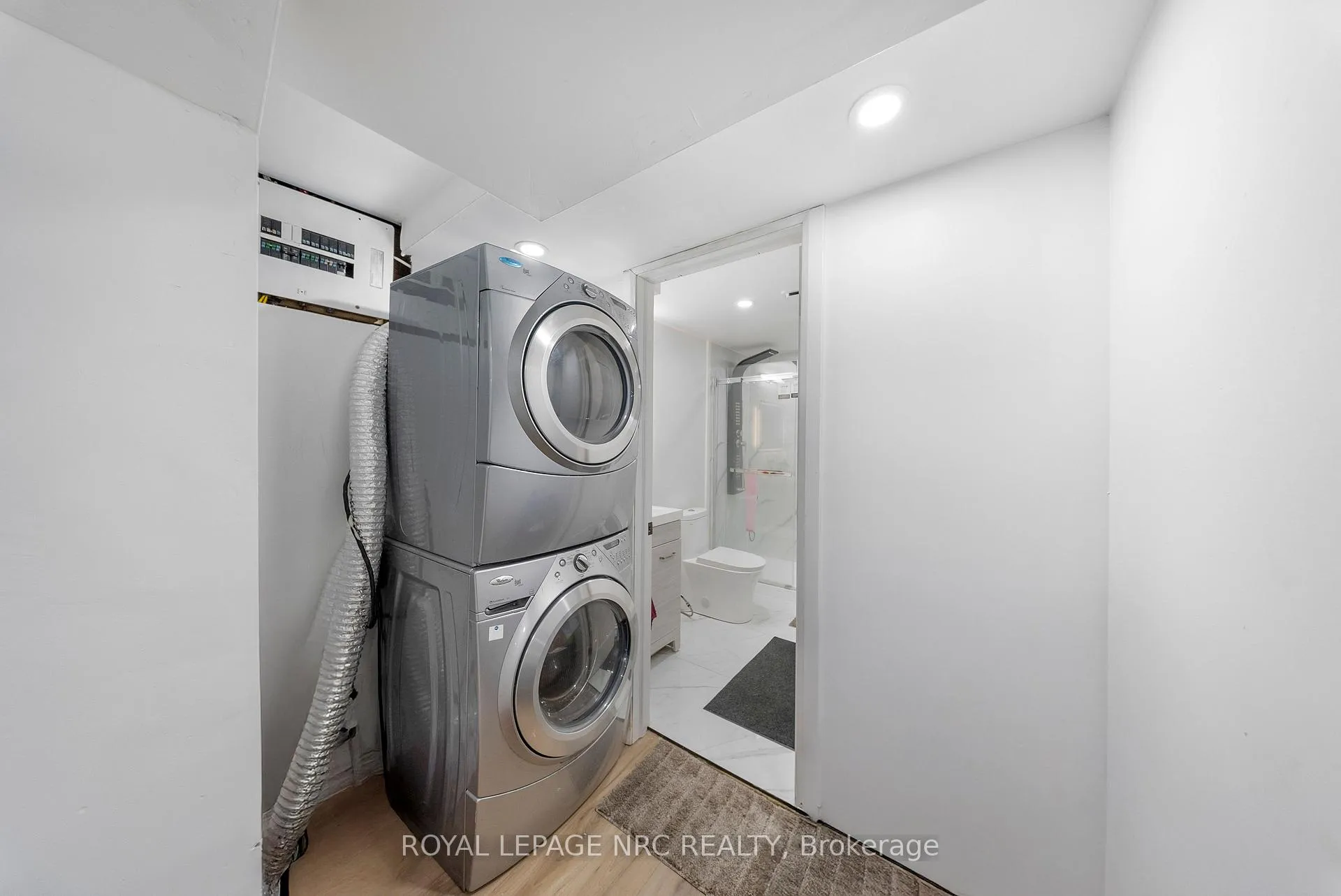 Photo 40 of 959 Mohawk Road E, Hamilton, Huntington — HOMEH