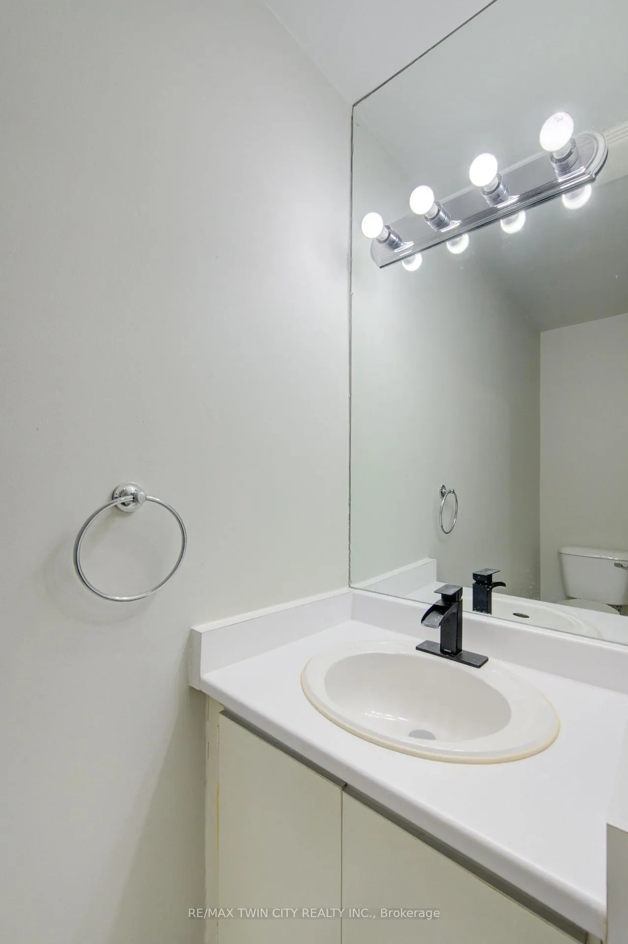 Photo 8 of Unit 4, 417 Keats Way, Waterloo, Beechwood West — HOMEH