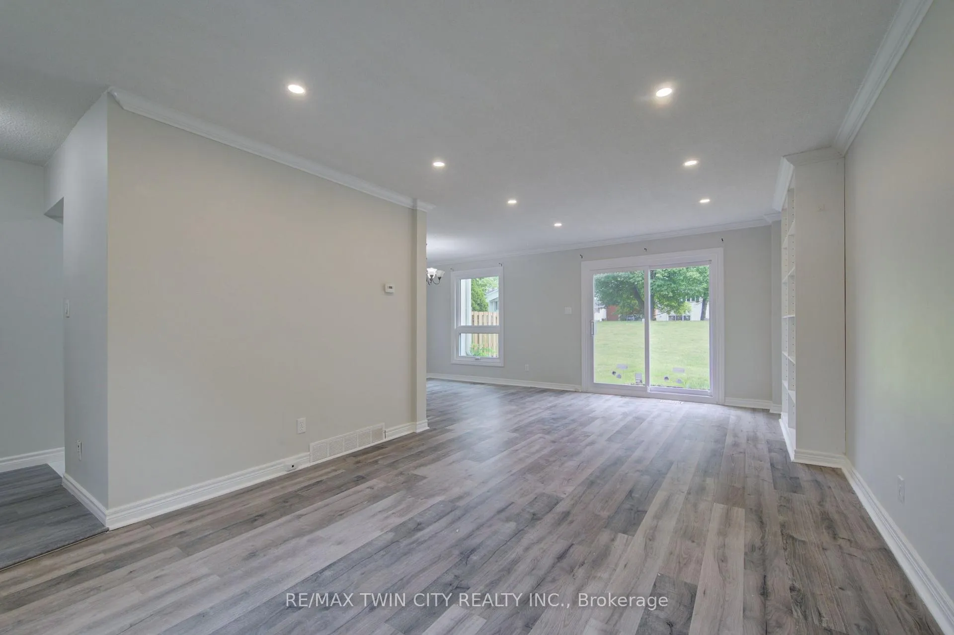 Photo 10 of Unit 4, 417 Keats Way, Waterloo, Beechwood West — HOMEH