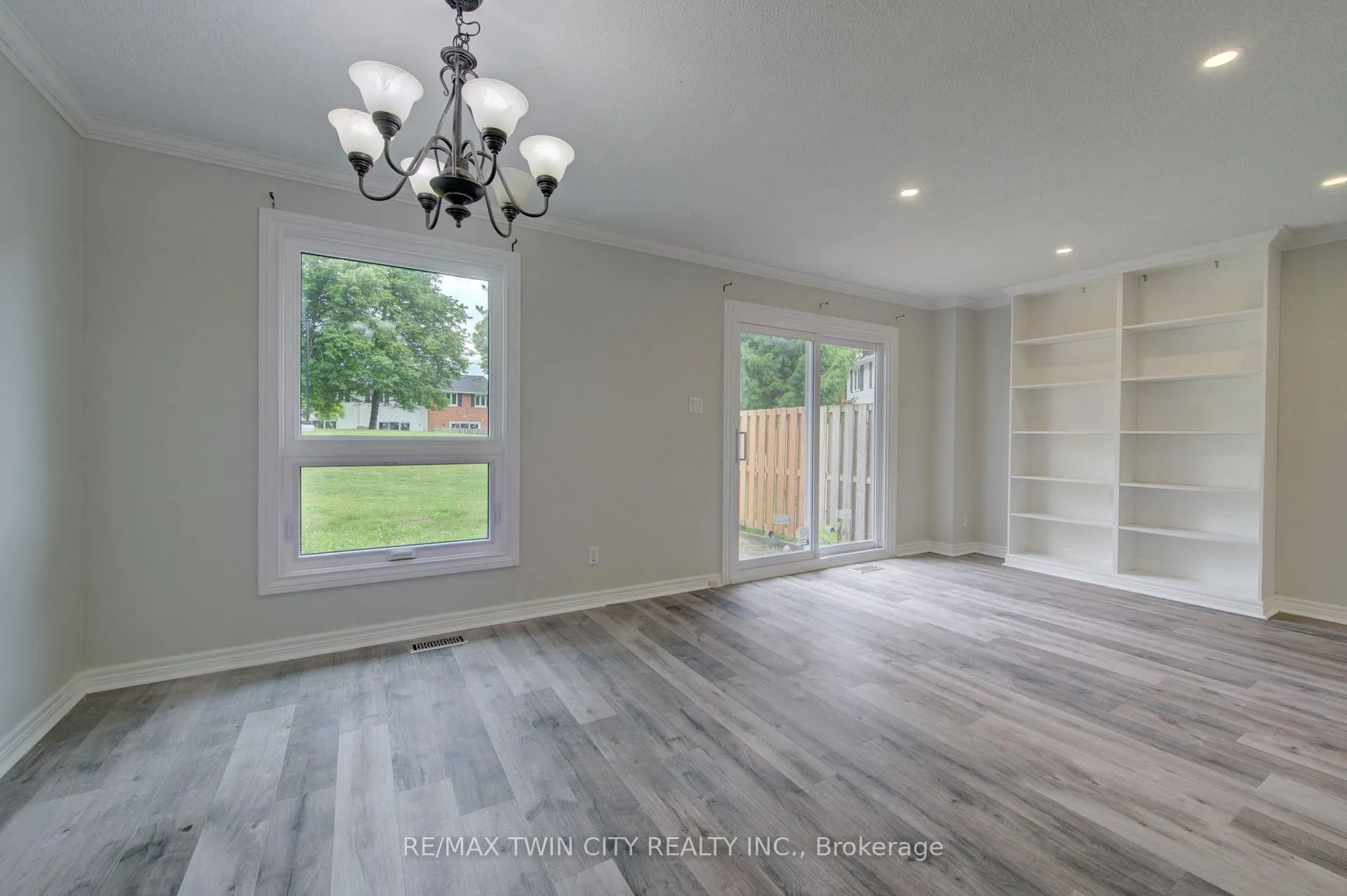 Photo 13 of Unit 4, 417 Keats Way, Waterloo, Beechwood West — HOMEH