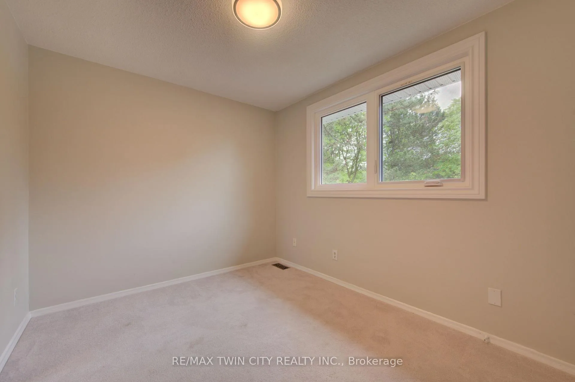 Photo 24 of Unit 4, 417 Keats Way, Waterloo, Beechwood West — HOMEH