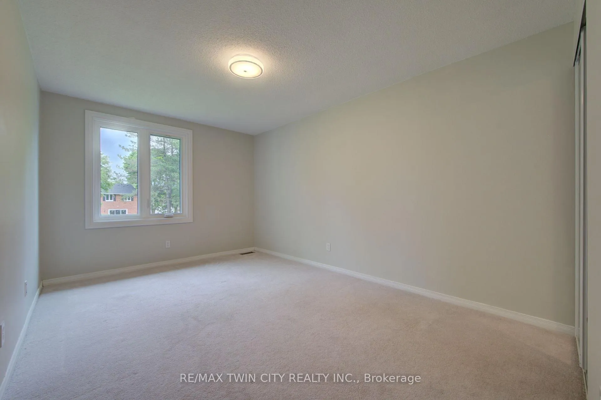 Photo 30 of Unit 4, 417 Keats Way, Waterloo, Beechwood West — HOMEH