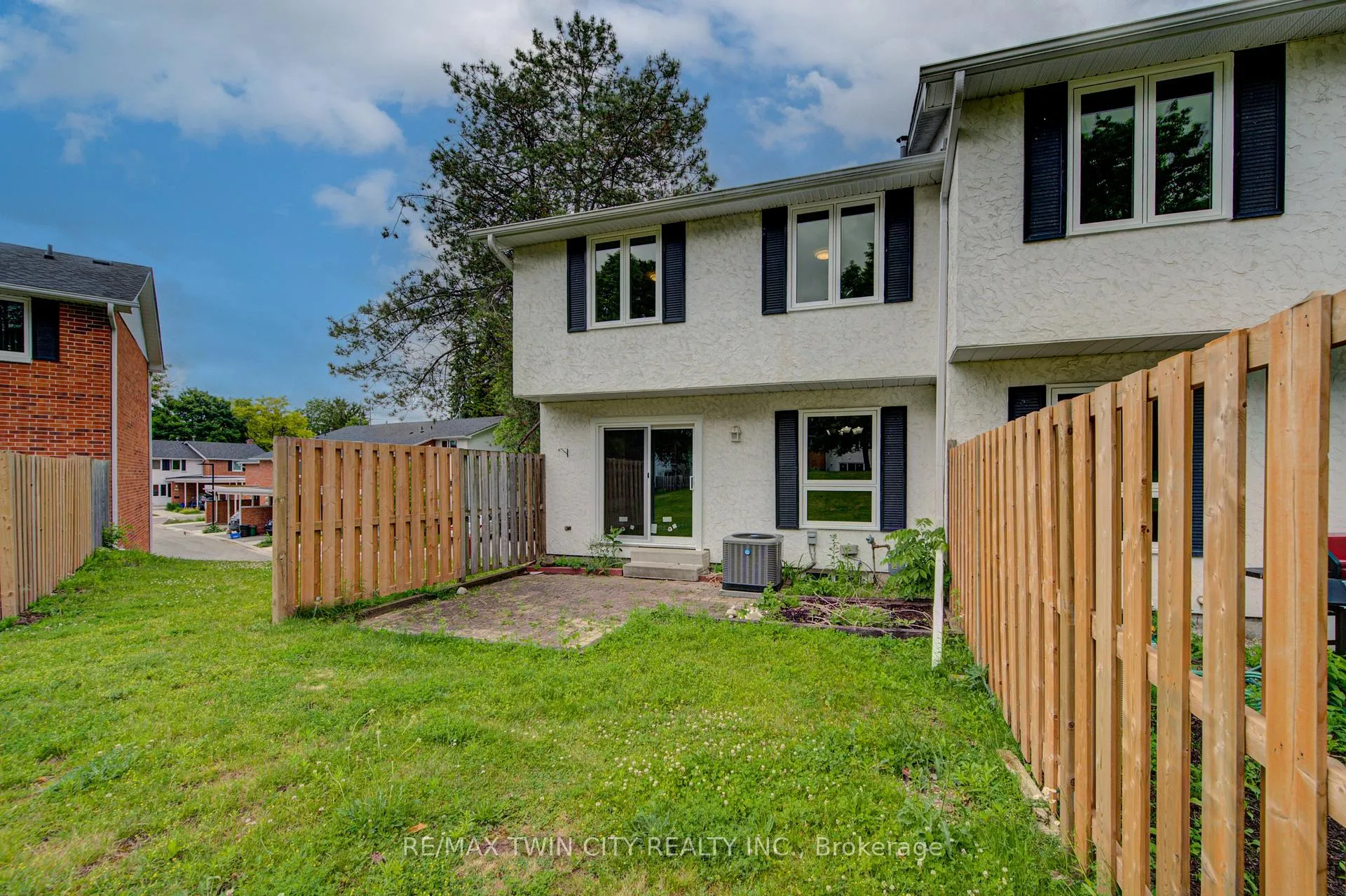 Photo 42 of Unit 4, 417 Keats Way, Waterloo, Beechwood West — HOMEH