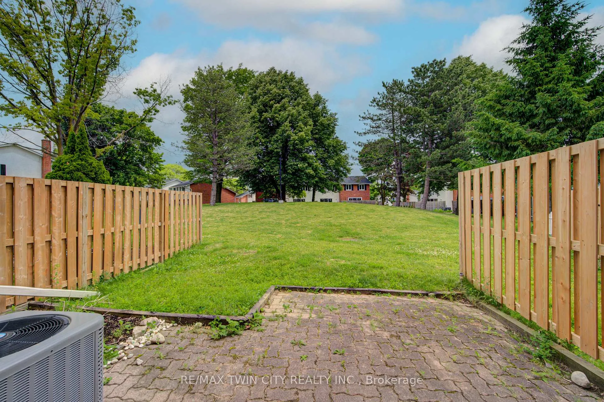 Photo 43 of Unit 4, 417 Keats Way, Waterloo, Beechwood West — HOMEH