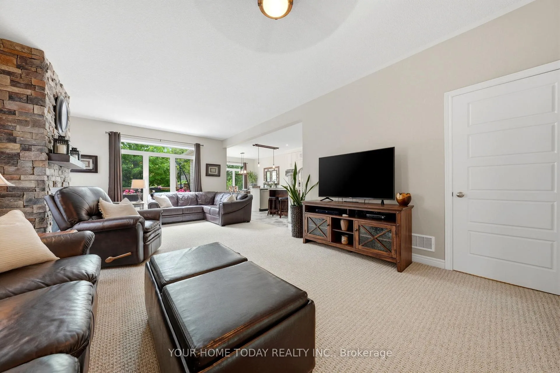 Photo 6 of 8 Trinity Court, Halton Hills, Acton — HOMEH