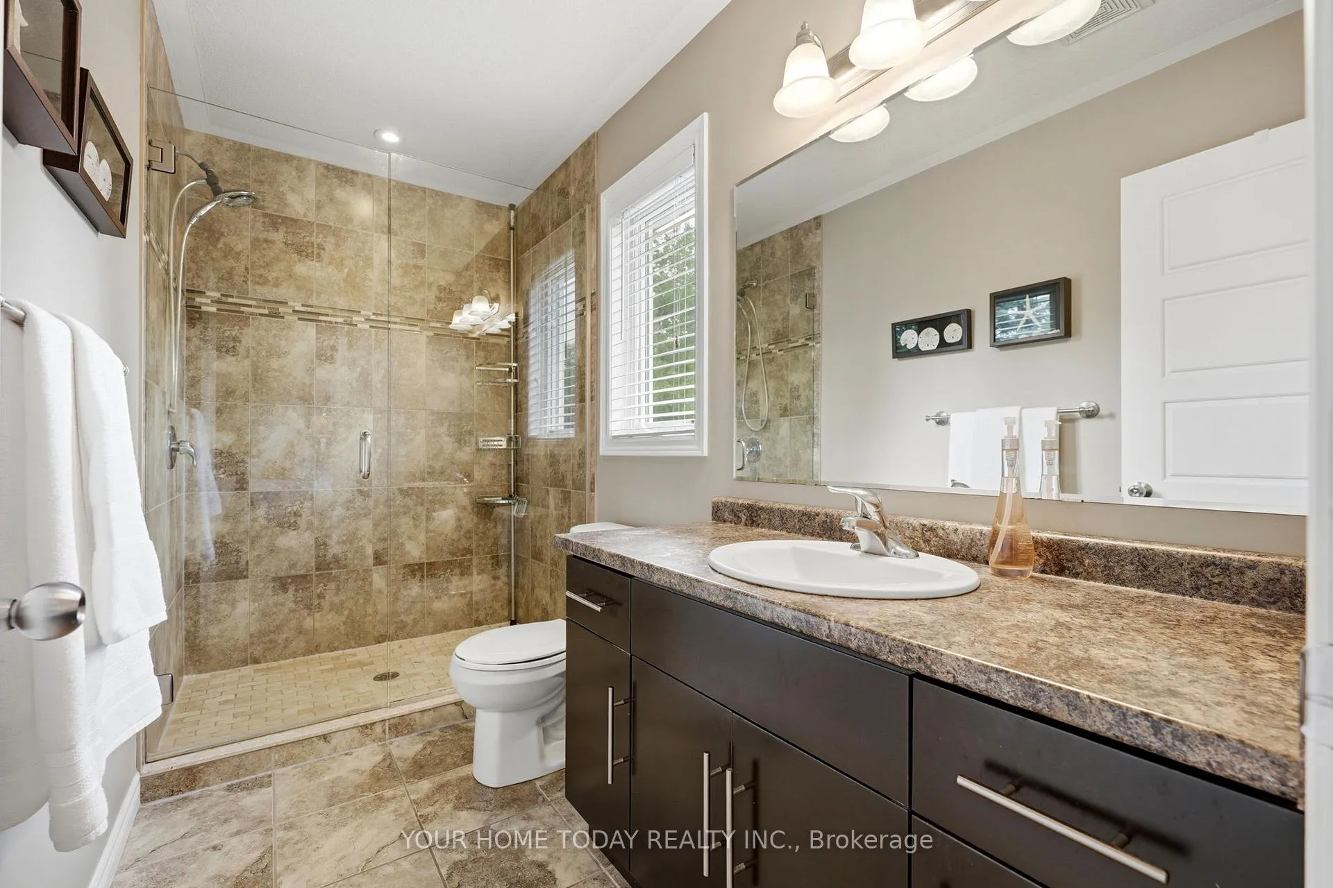Photo 28 of 8 Trinity Court, Halton Hills, Acton — HOMEH