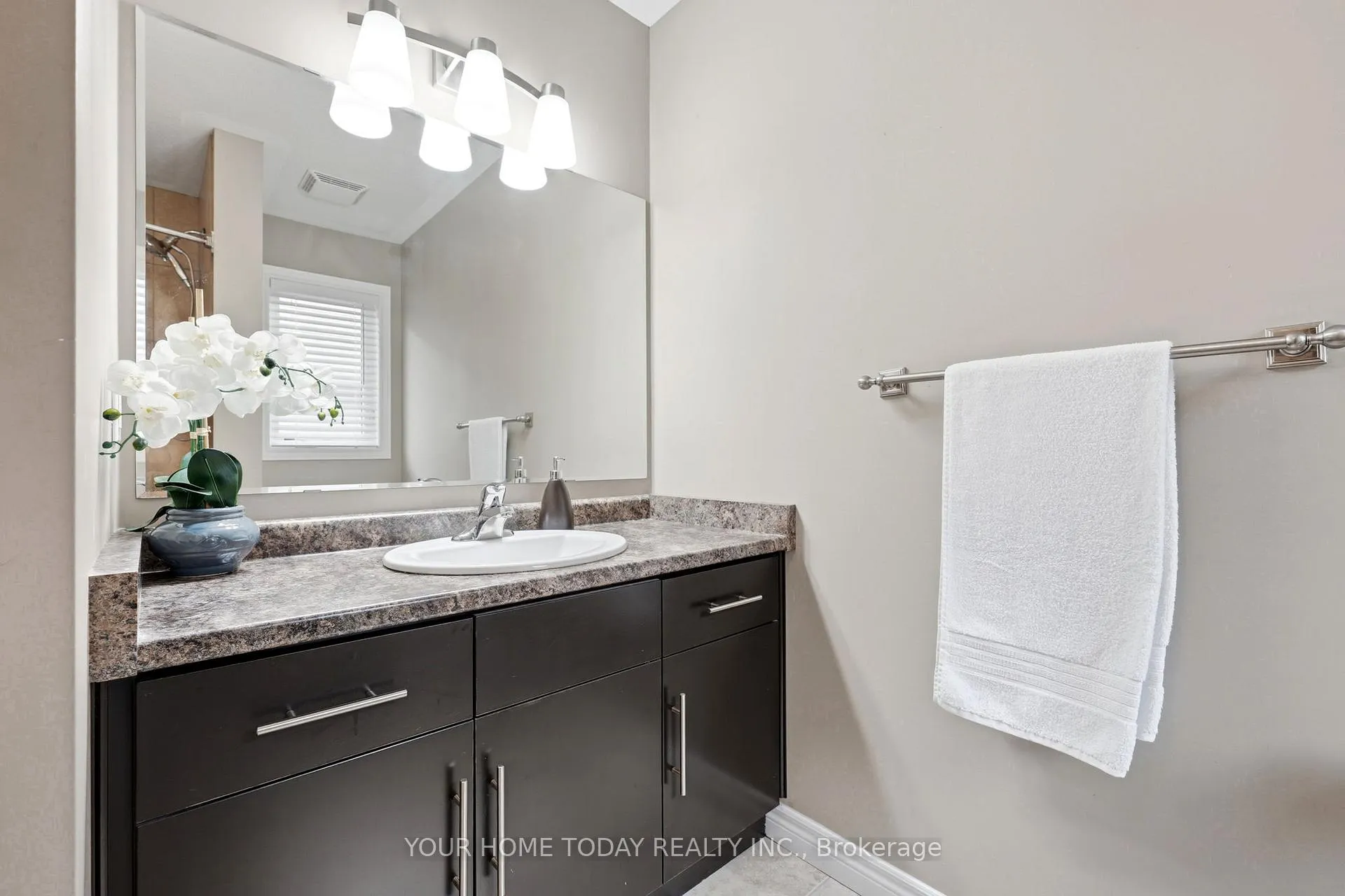 Photo 34 of 8 Trinity Court, Halton Hills, Acton — HOMEH