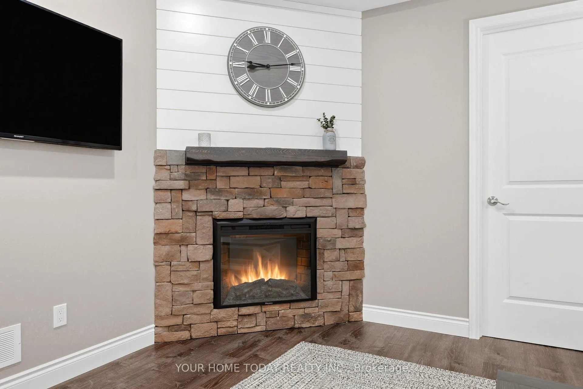 Photo 36 of 8 Trinity Court, Halton Hills, Acton — HOMEH