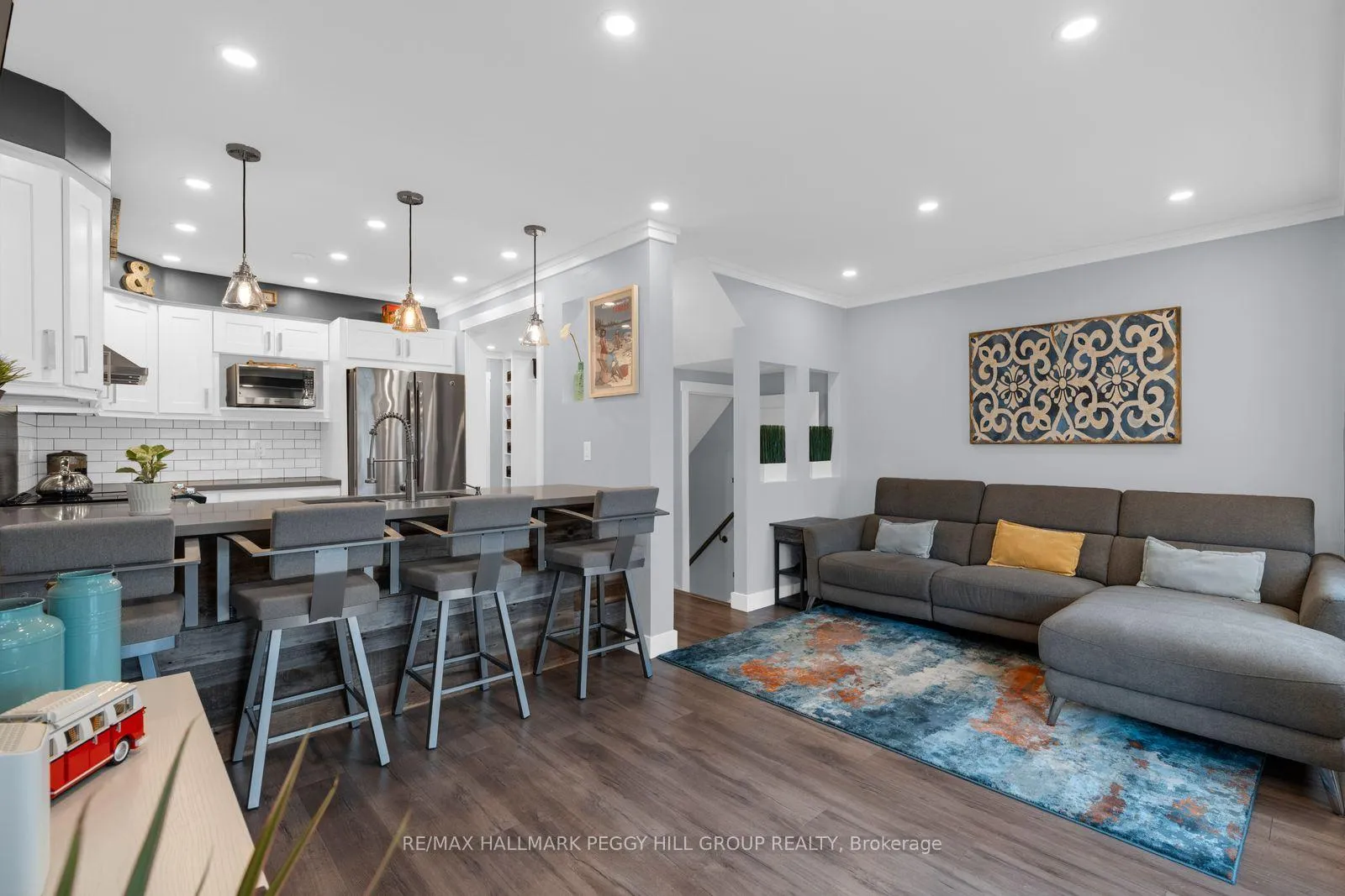 Photo 3 of 16 Coleman Drive, Barrie, Edgehill Drive — HOMEH