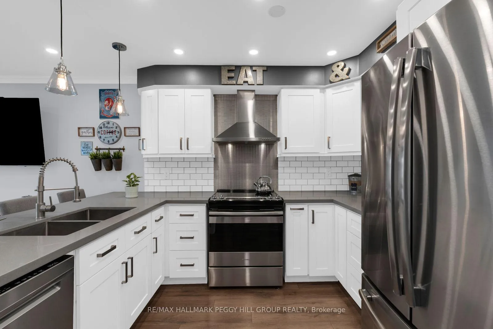 Photo 6 of 16 Coleman Drive, Barrie, Edgehill Drive — HOMEH