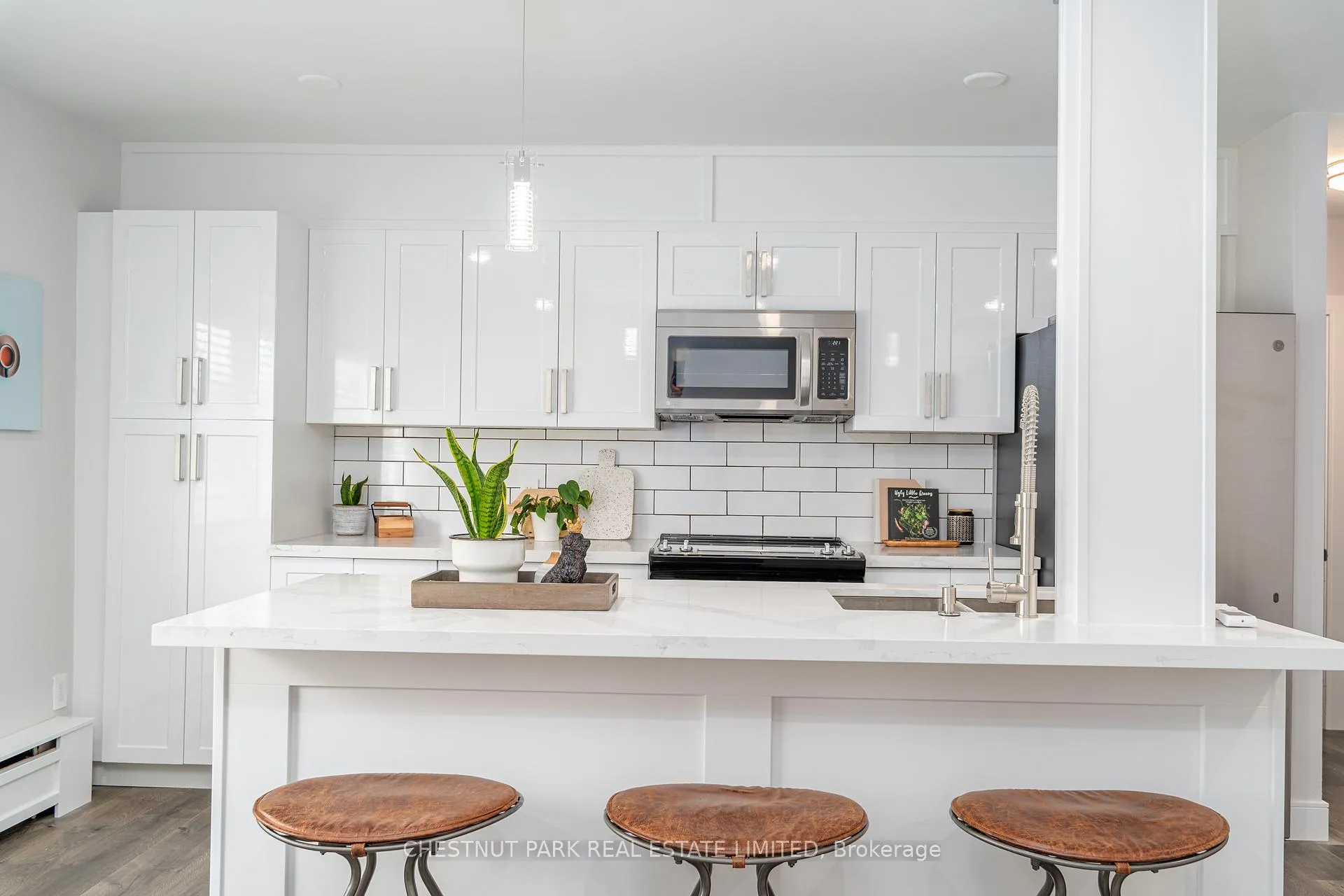 Photo 5 of 42 Cavell Avenue, Etobicoke, Mimico — HOMEH