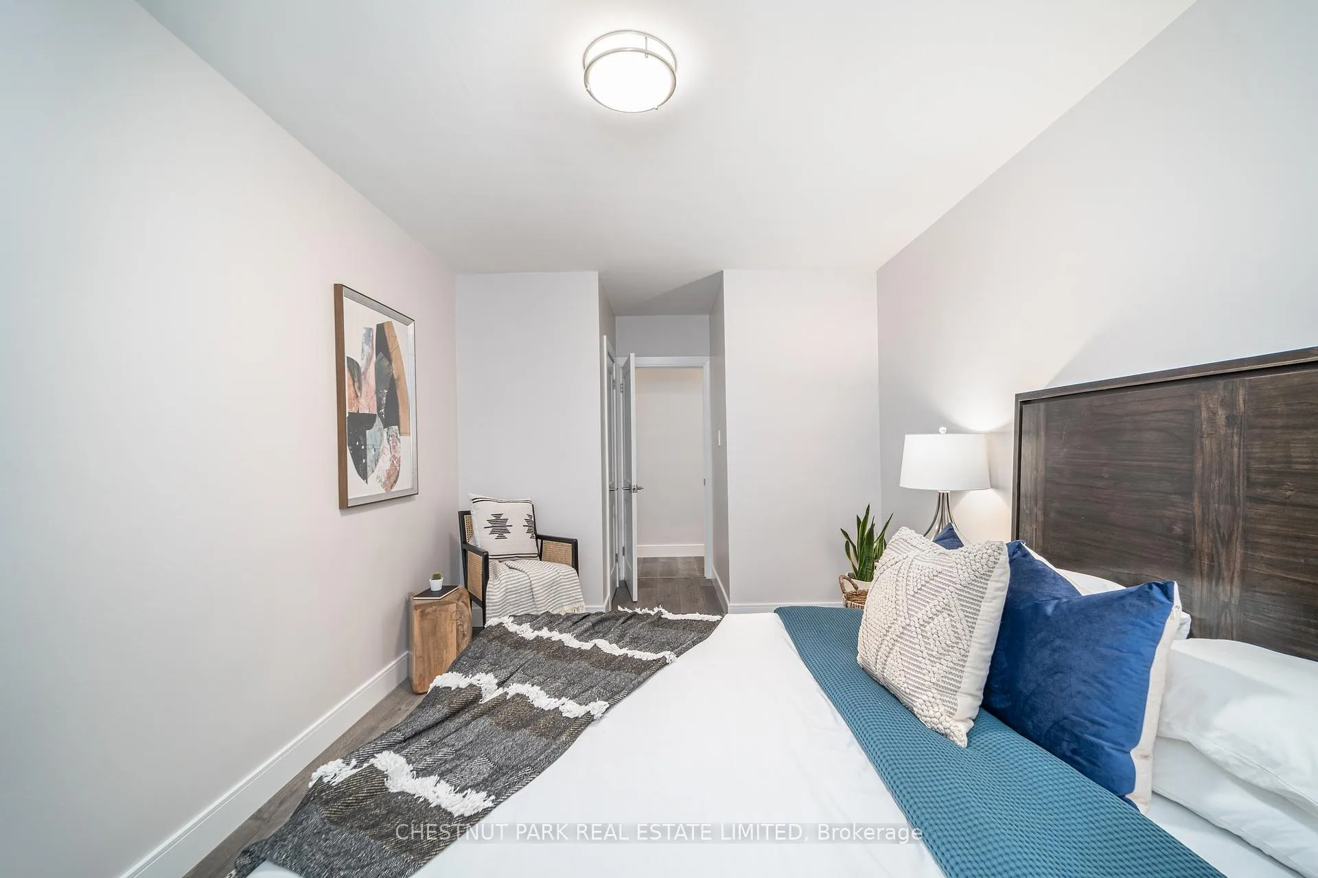 Photo 24 of 42 Cavell Avenue, Etobicoke, Mimico — HOMEH