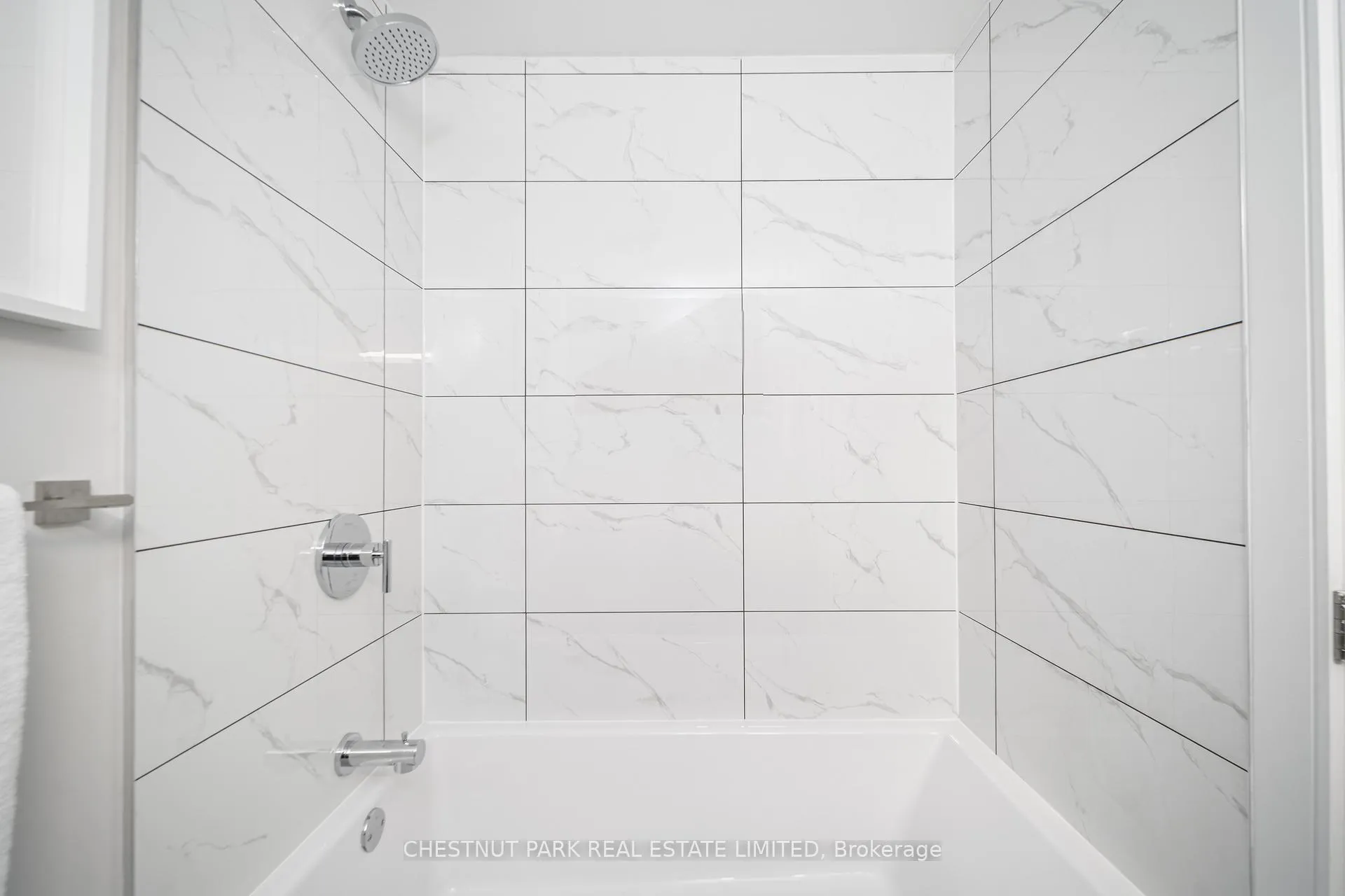 Photo 32 of 42 Cavell Avenue, Etobicoke, Mimico — HOMEH