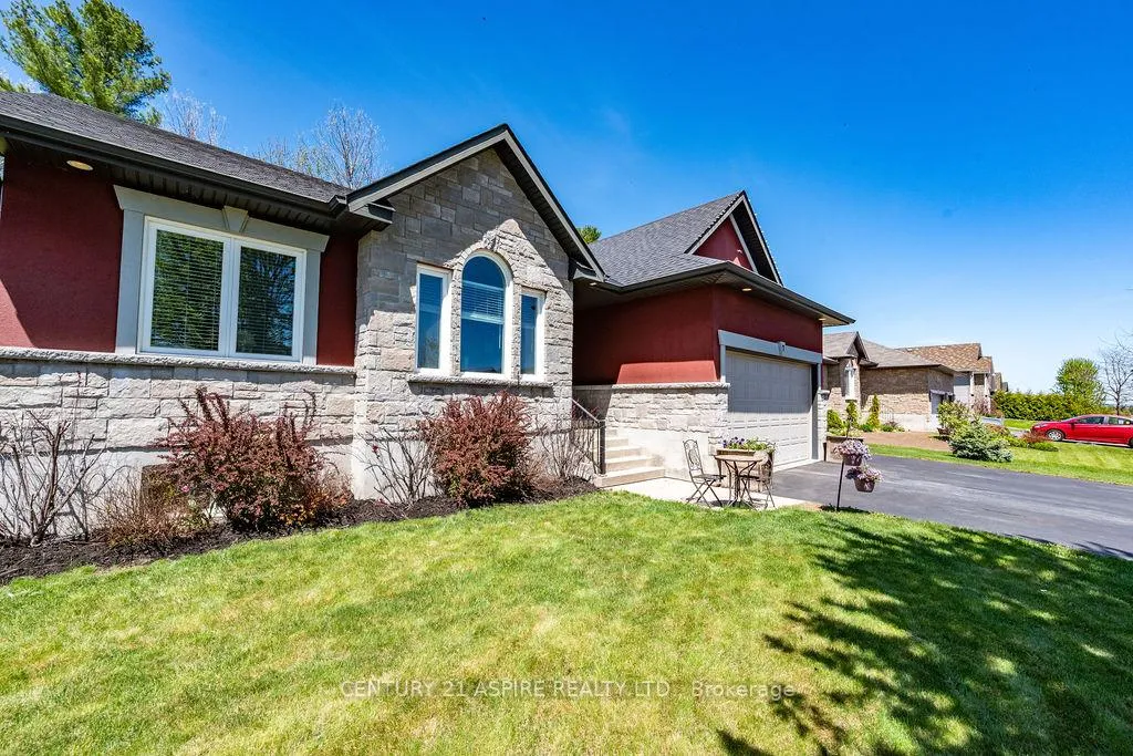 Photo 3 of 7 Nick Street, Petawawa — HOMEH