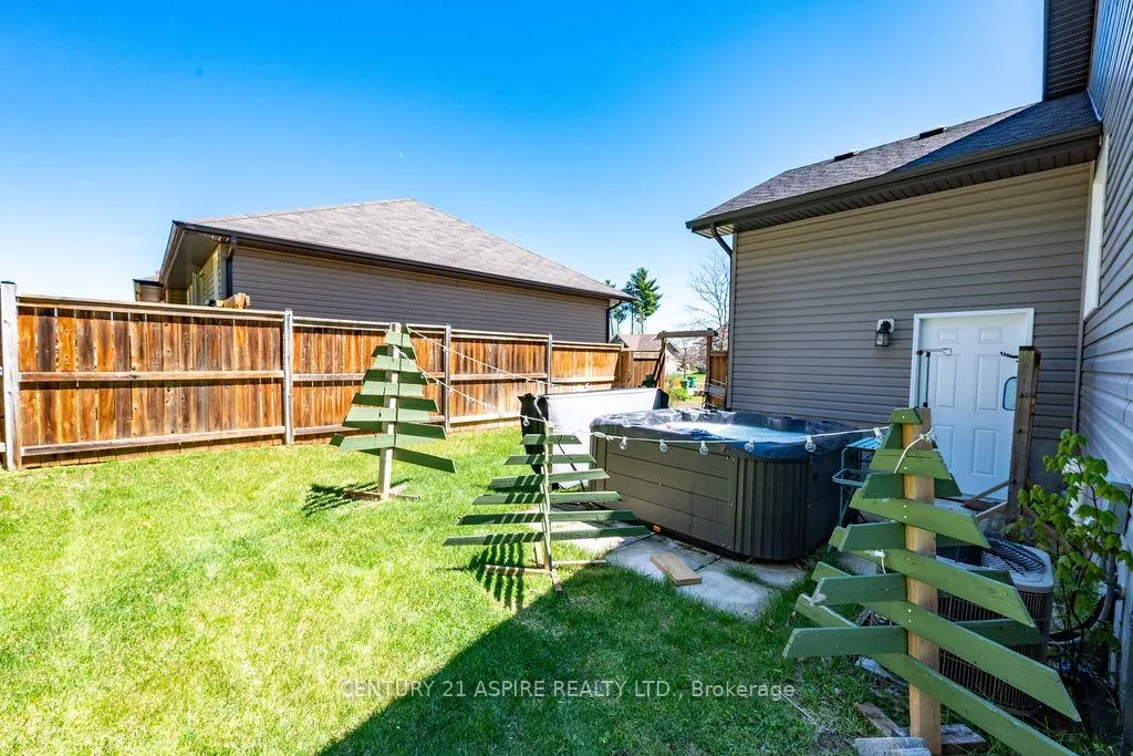 Photo 47 of 7 Nick Street, Petawawa — HOMEH