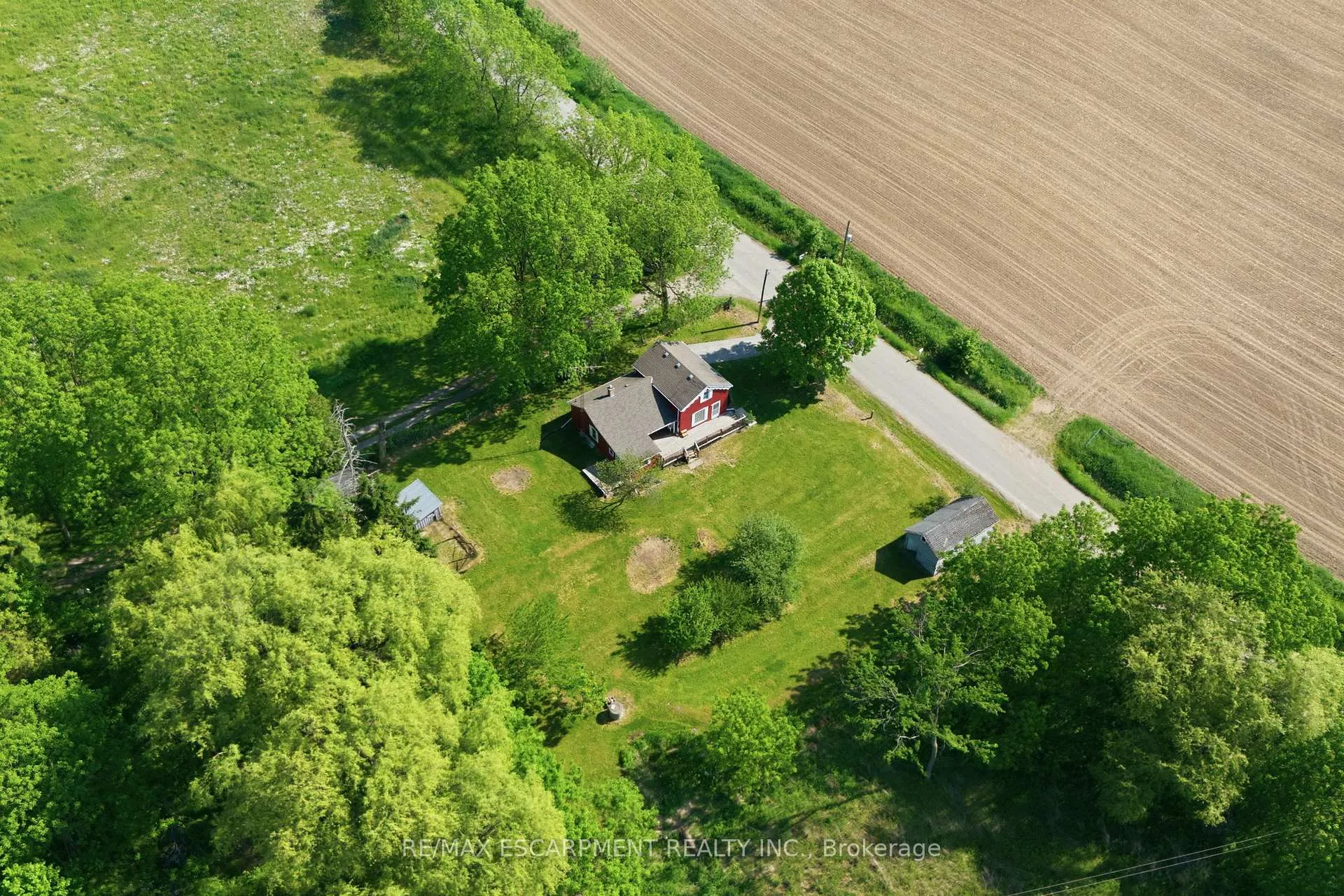 Photo 2 of 507 Hunter Road, Hamilton, Rural Flamborough — HOMEH