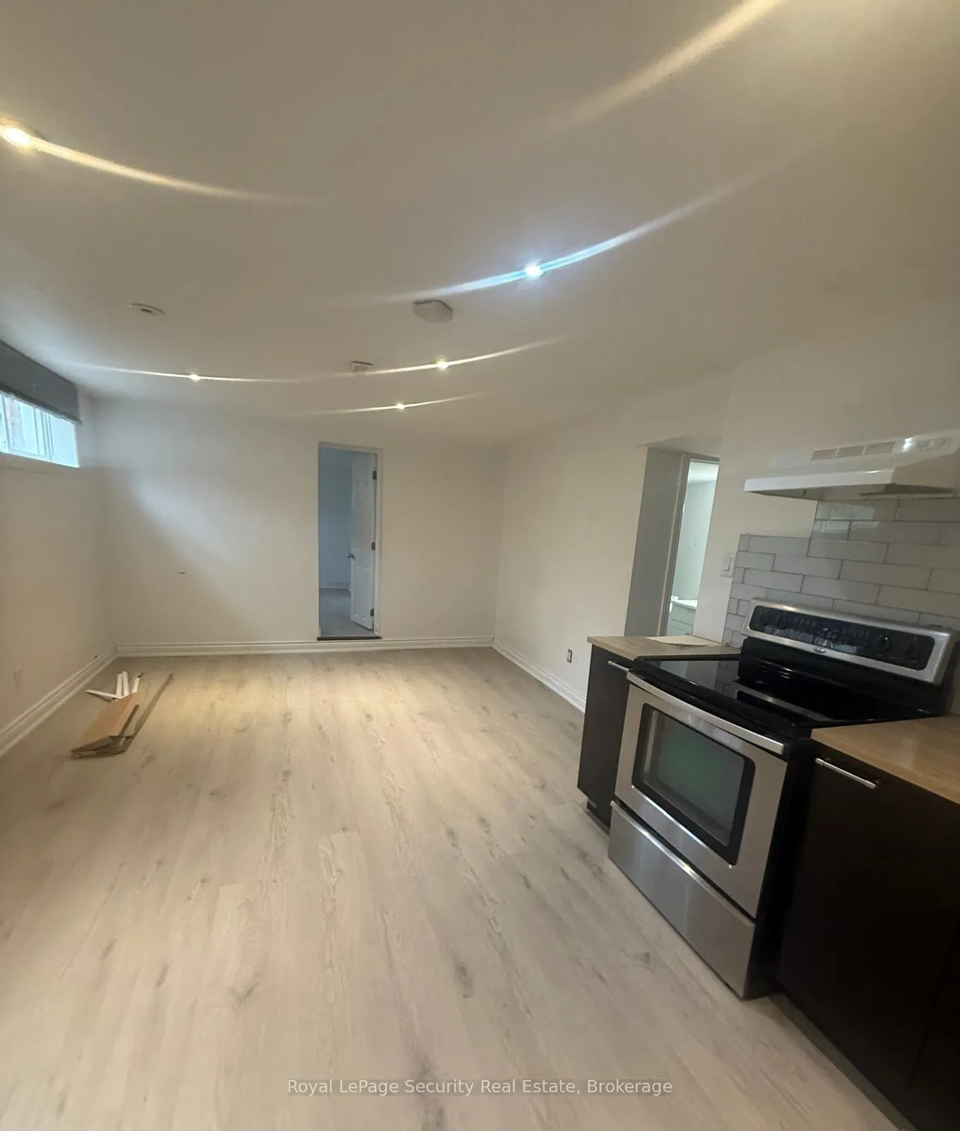 Photo 5 of 688 Tennyson Avenue, Oshawa, Donevan — HOMEH