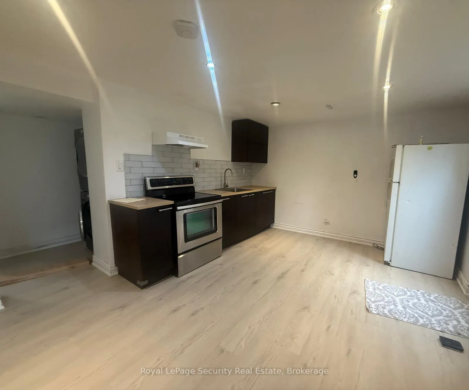 Photo 8 of 688 Tennyson Avenue, Oshawa, Donevan — HOMEH