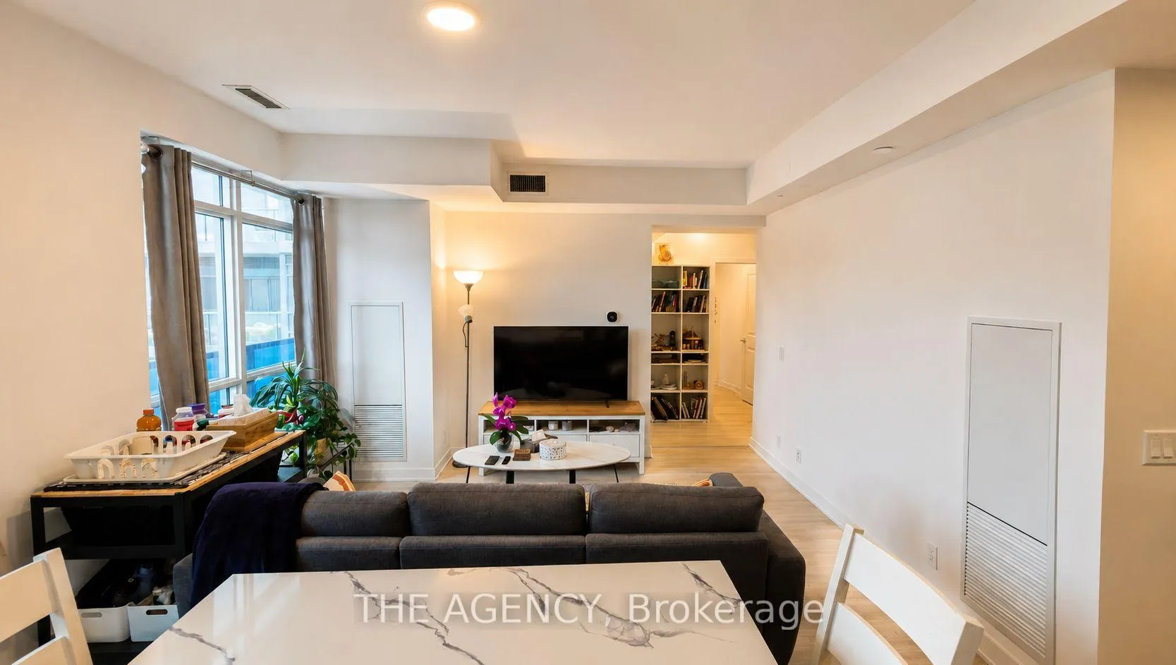 Photo 6 of Unit A622, 30 Upper Mall Way, Vaughan, Brownridge — HOMEH