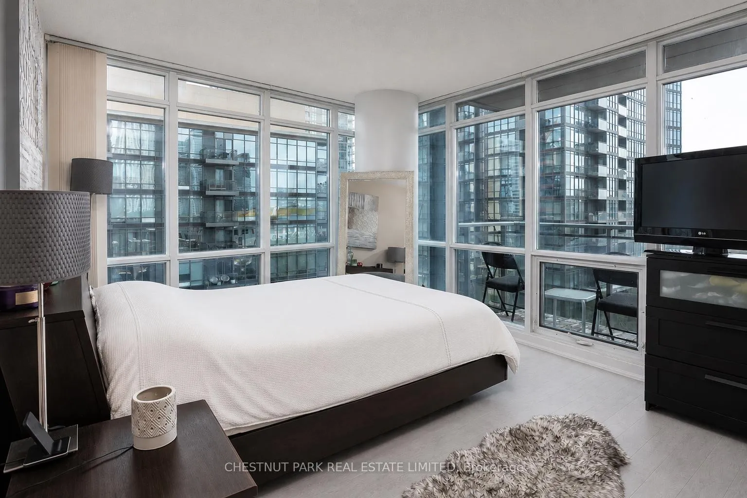 Photo 8 of Unit 710, 15 Fort York Boulevard, Toronto, Waterfront Communities — HOMEH