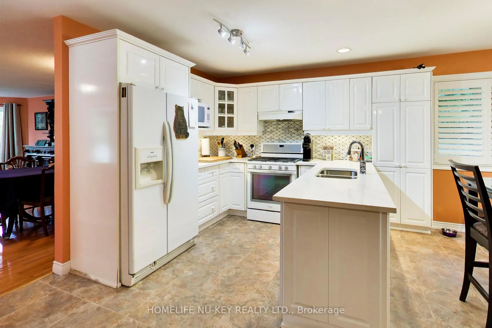 Photo 11 of 78 Brown Wood Drive, Barrie, Little Lake — HOMEH