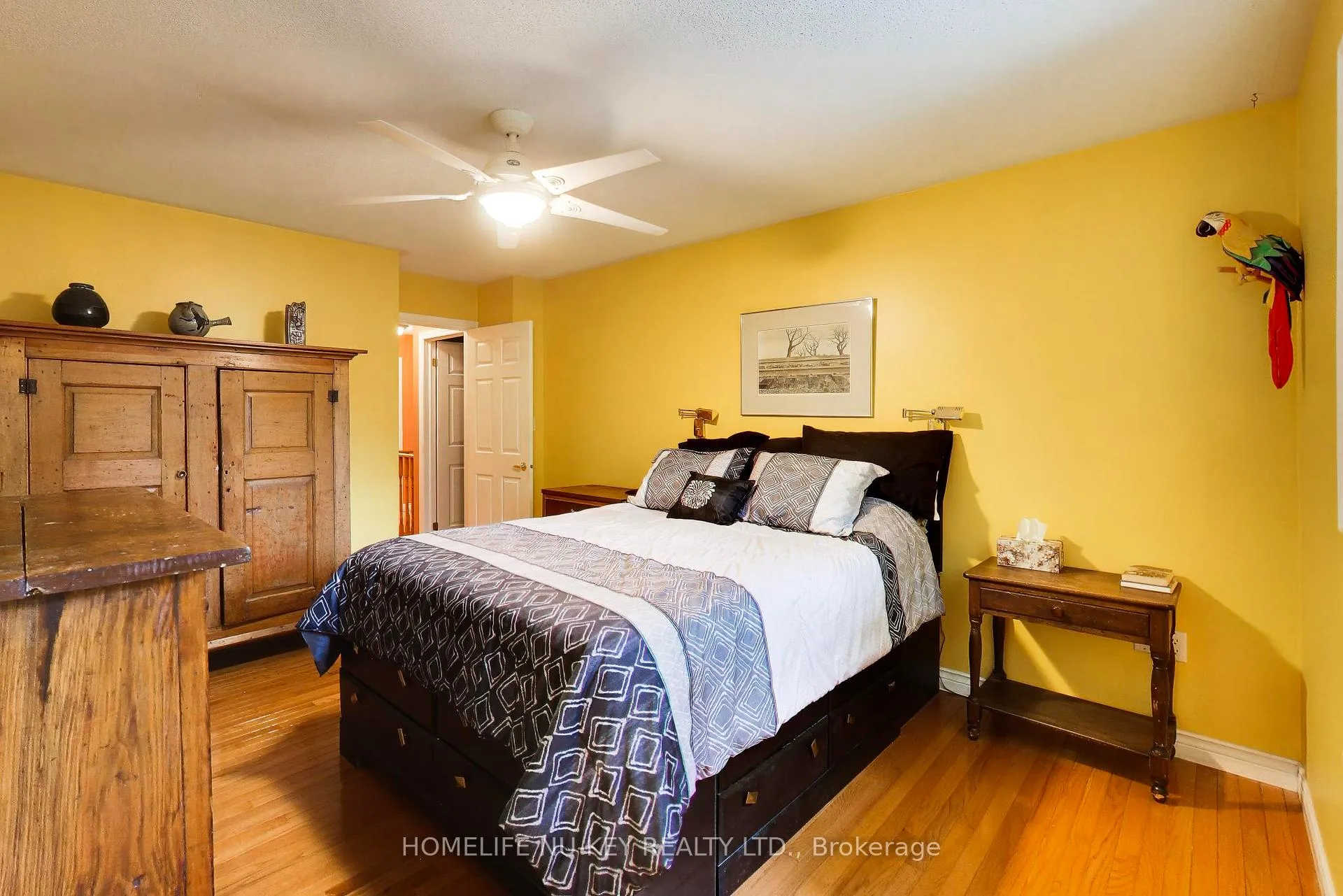 Photo 18 of 78 Brown Wood Drive, Barrie, Little Lake — HOMEH