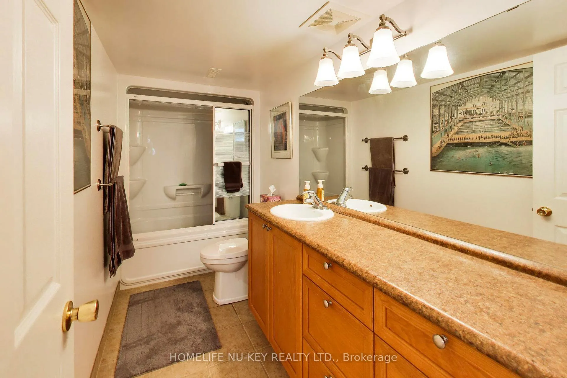 Photo 32 of 78 Brown Wood Drive, Barrie, Little Lake — HOMEH