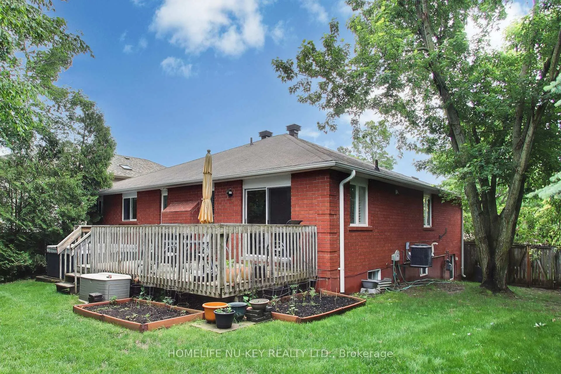 Photo 42 of 78 Brown Wood Drive, Barrie, Little Lake — HOMEH