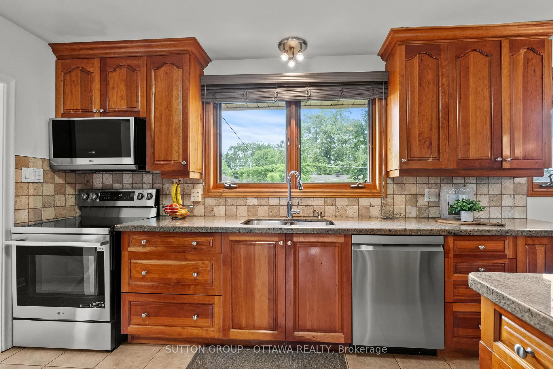 Photo 7 of 1166 Whitemore Avenue, Ottawa, Copeland Park — HOMEH