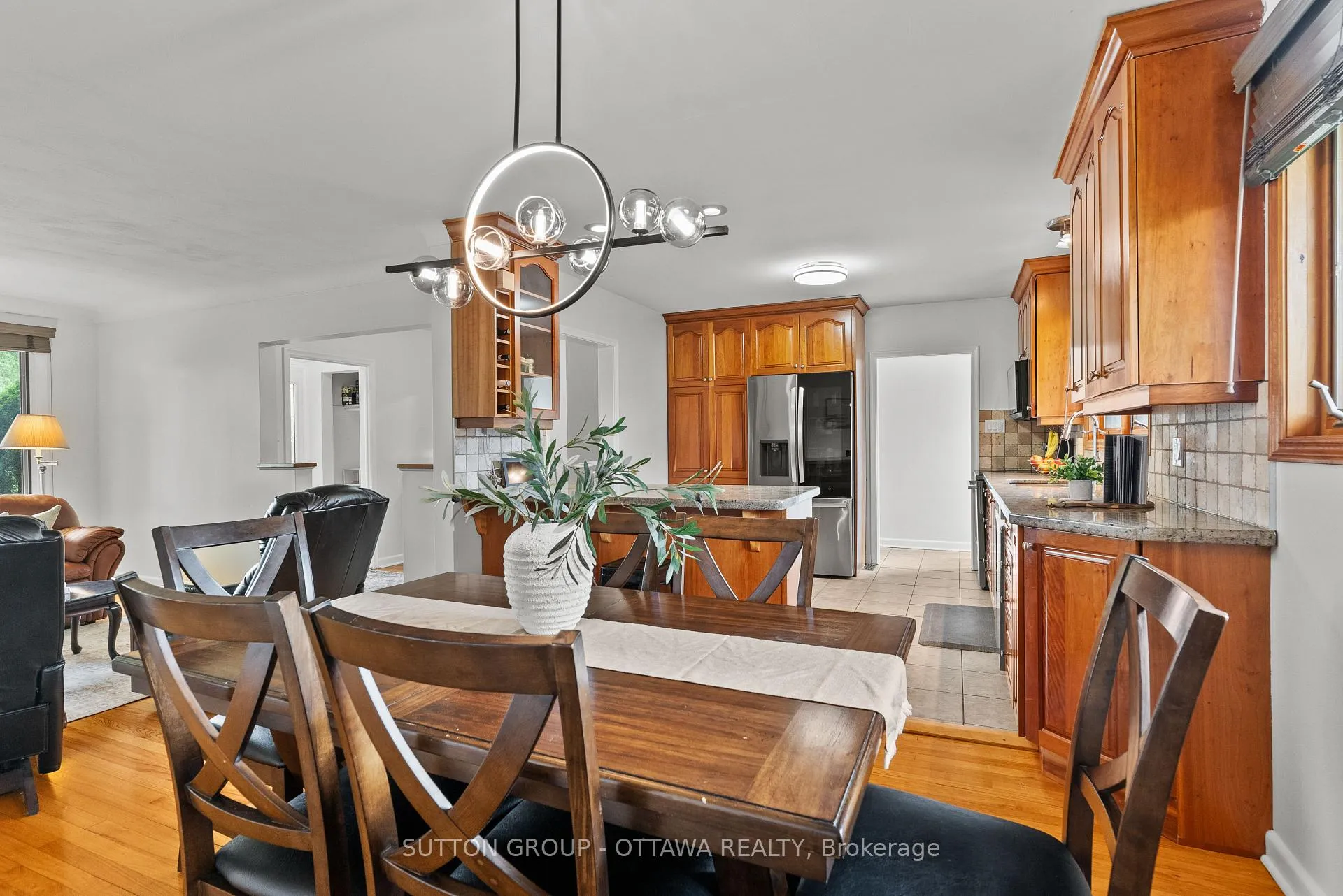 Photo 15 of 1166 Whitemore Avenue, Ottawa, Copeland Park — HOMEH